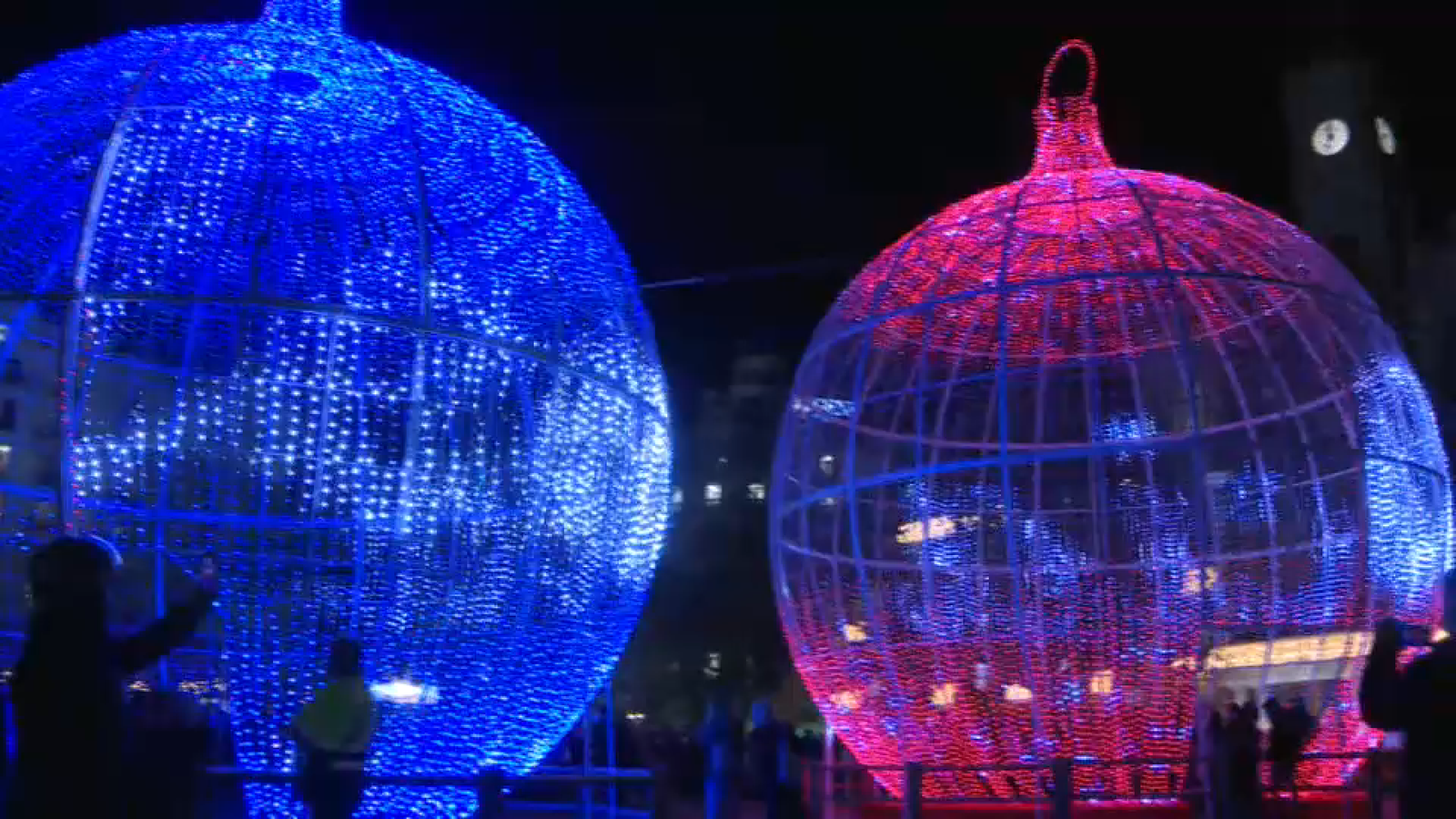Enllumenat de Nadal de la plaça de l'ajuntament de València