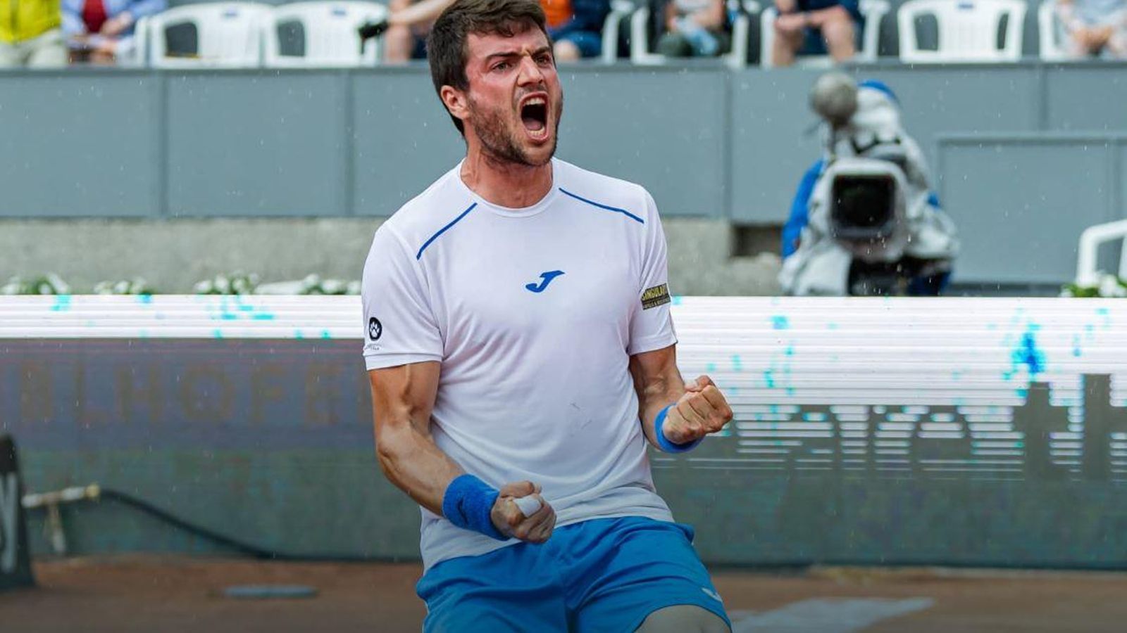 Pedro Martínez celebra un punt a Kitzbuhel, Àustria