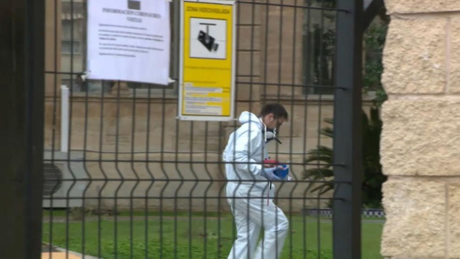 Treballs de desinfecció a la residència