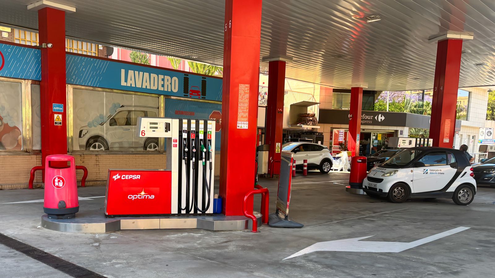 Imatge d'una gasolinera a Alacant