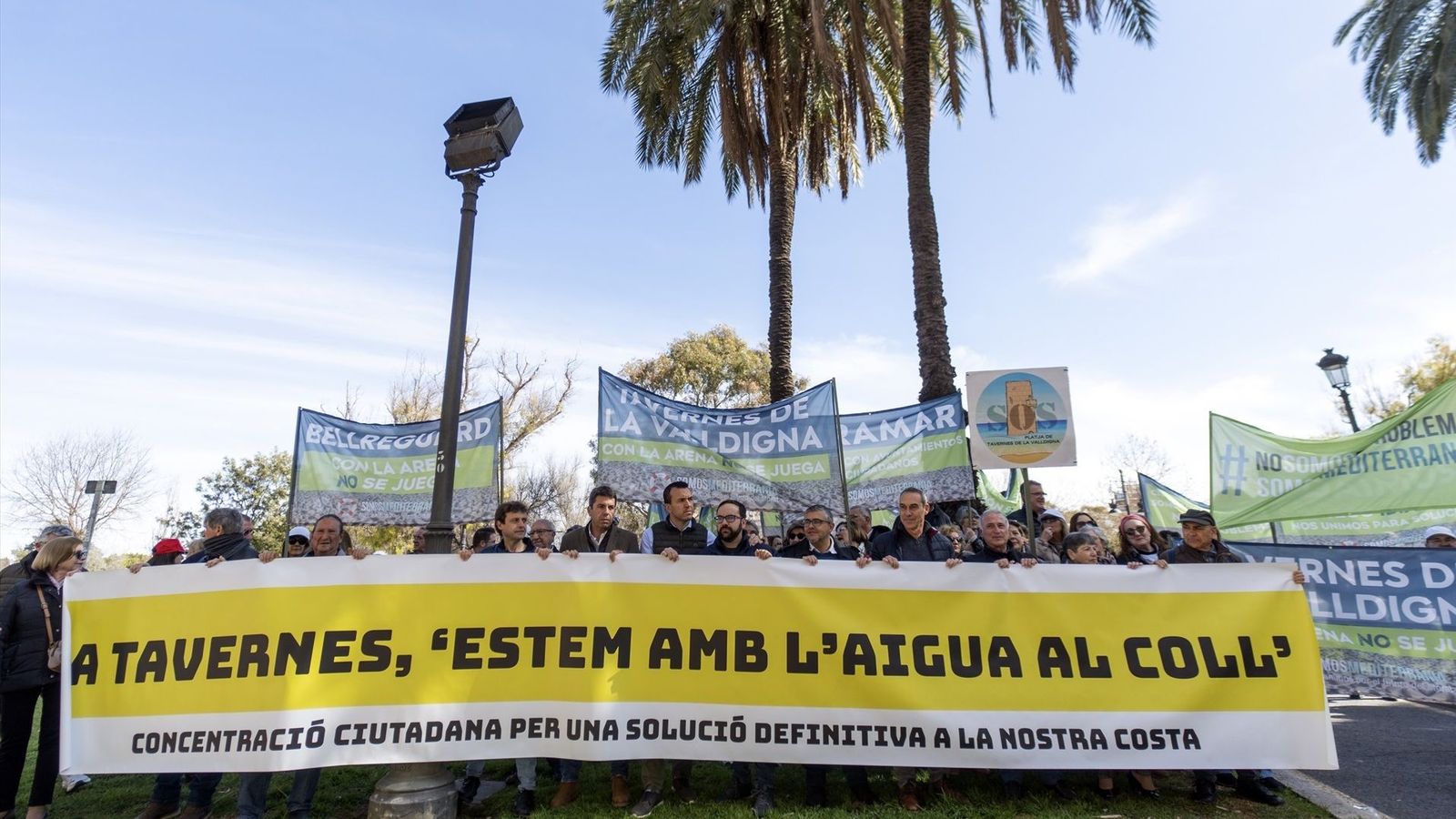 Concentració de Som Mediterrània davant de delegació del govern a València