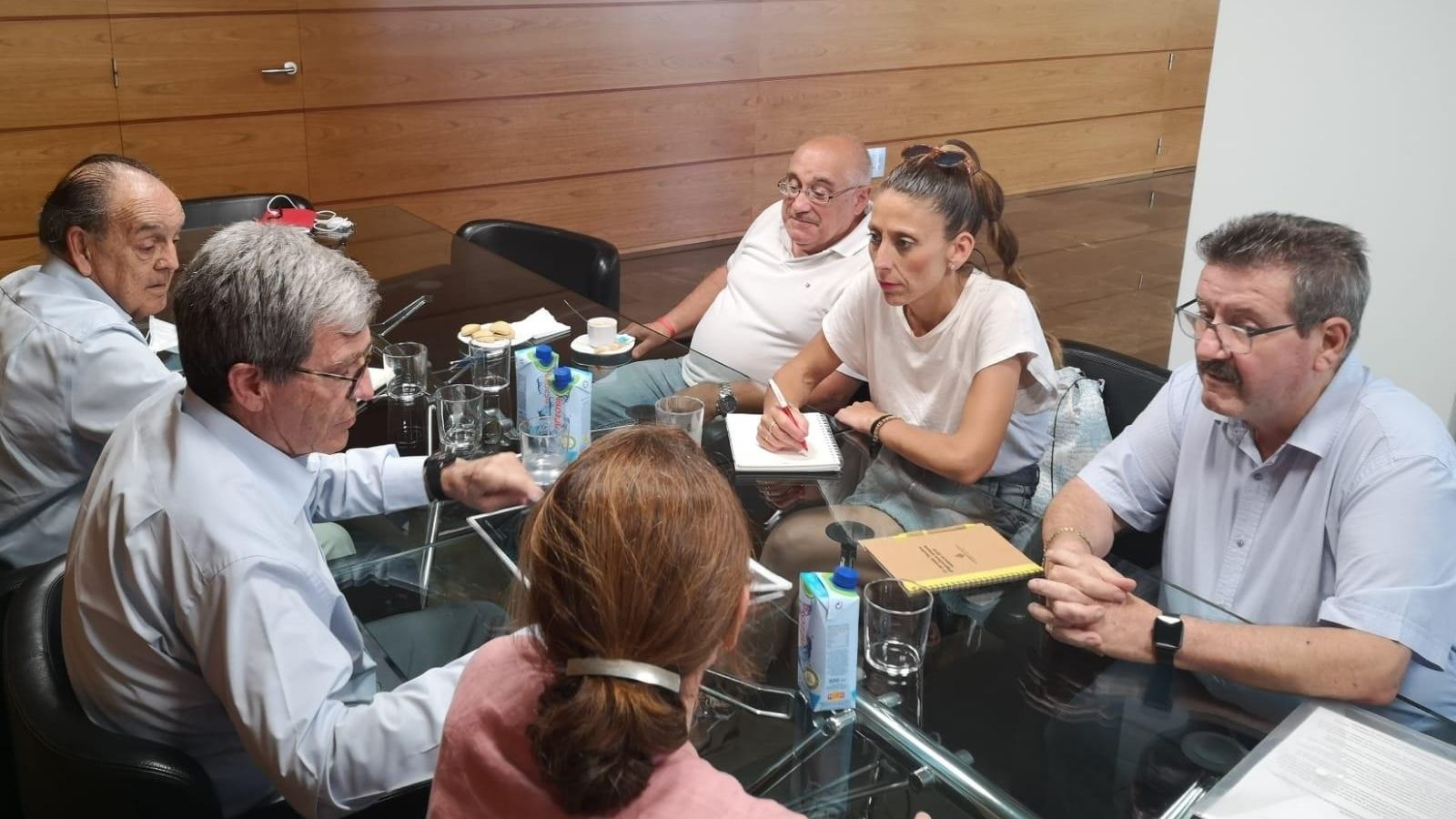 Reunió dels representants de Nazaret Unit amb Aurelio Martínez