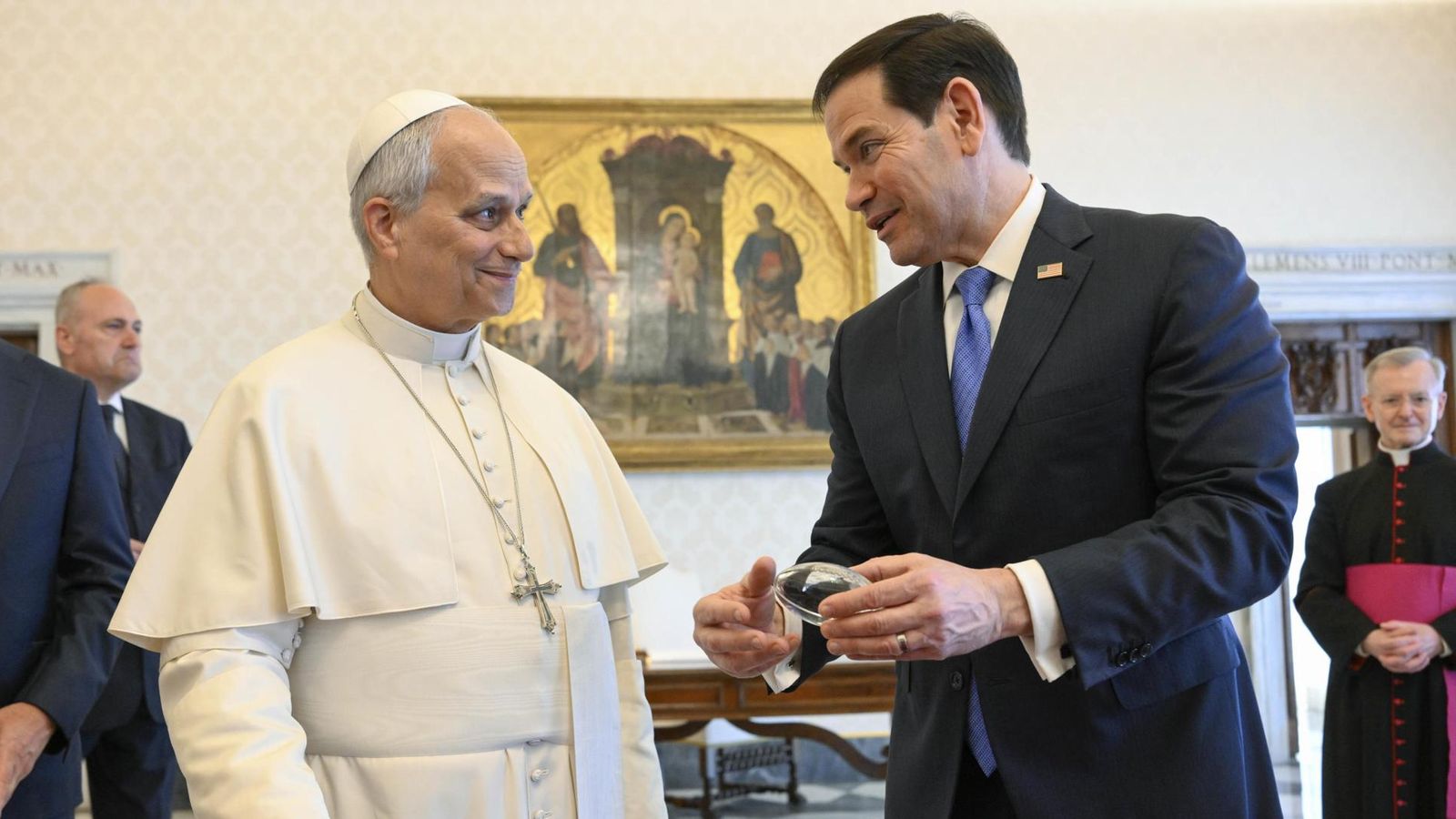 El secretari d'Estat estatunidenc, Marco Rubio, amb el papa Lleó XIV