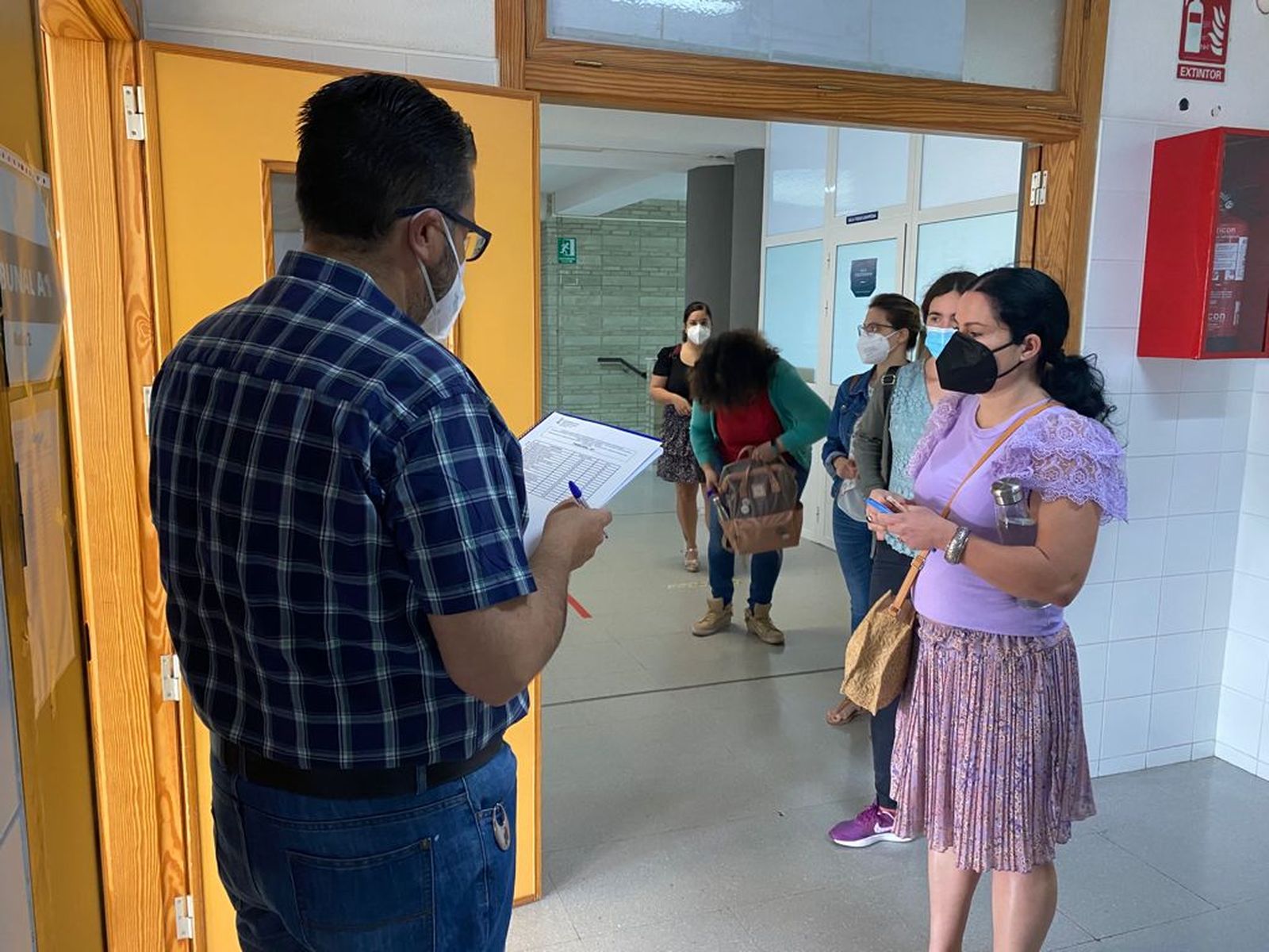 A Elx les proves es fan en l'IES Victoria Kent