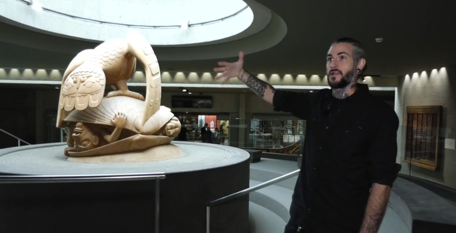 Adrián Ciércoles, de Benidorm, ens acompanya al Museu d'Antropologia