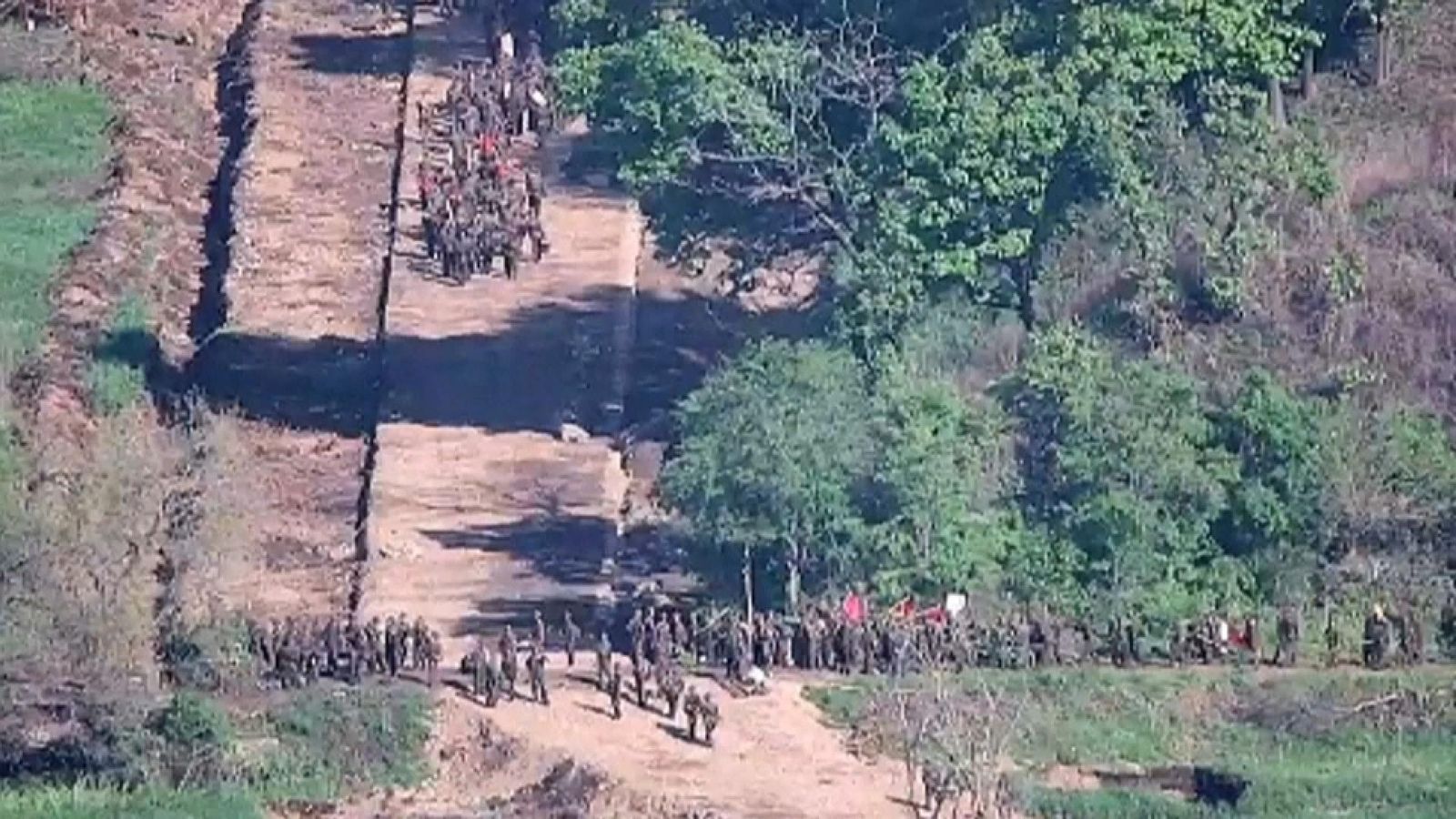 Soldats nord-coreans en la frontera amb Corea del Sud Soldats nord-coreans en la frontera amb Corea del Sud