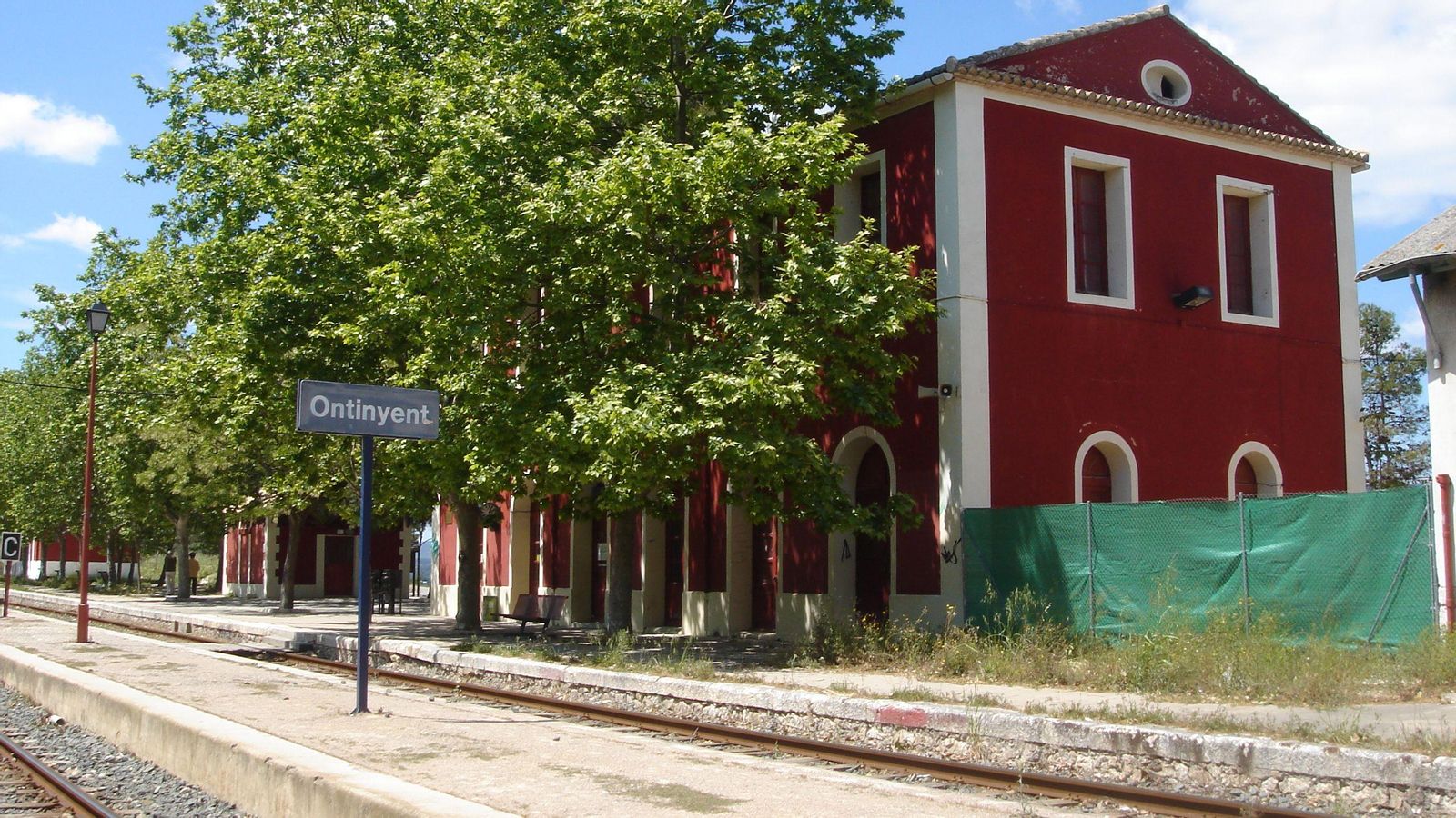 Els trens de mitjana distància que van de Xàtiva a Alcoi deixaran de passar per poblacions com Ontinyent durant més d'any i mig