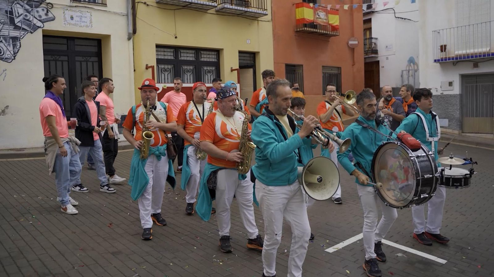La pluja a Fanzara no para la festa