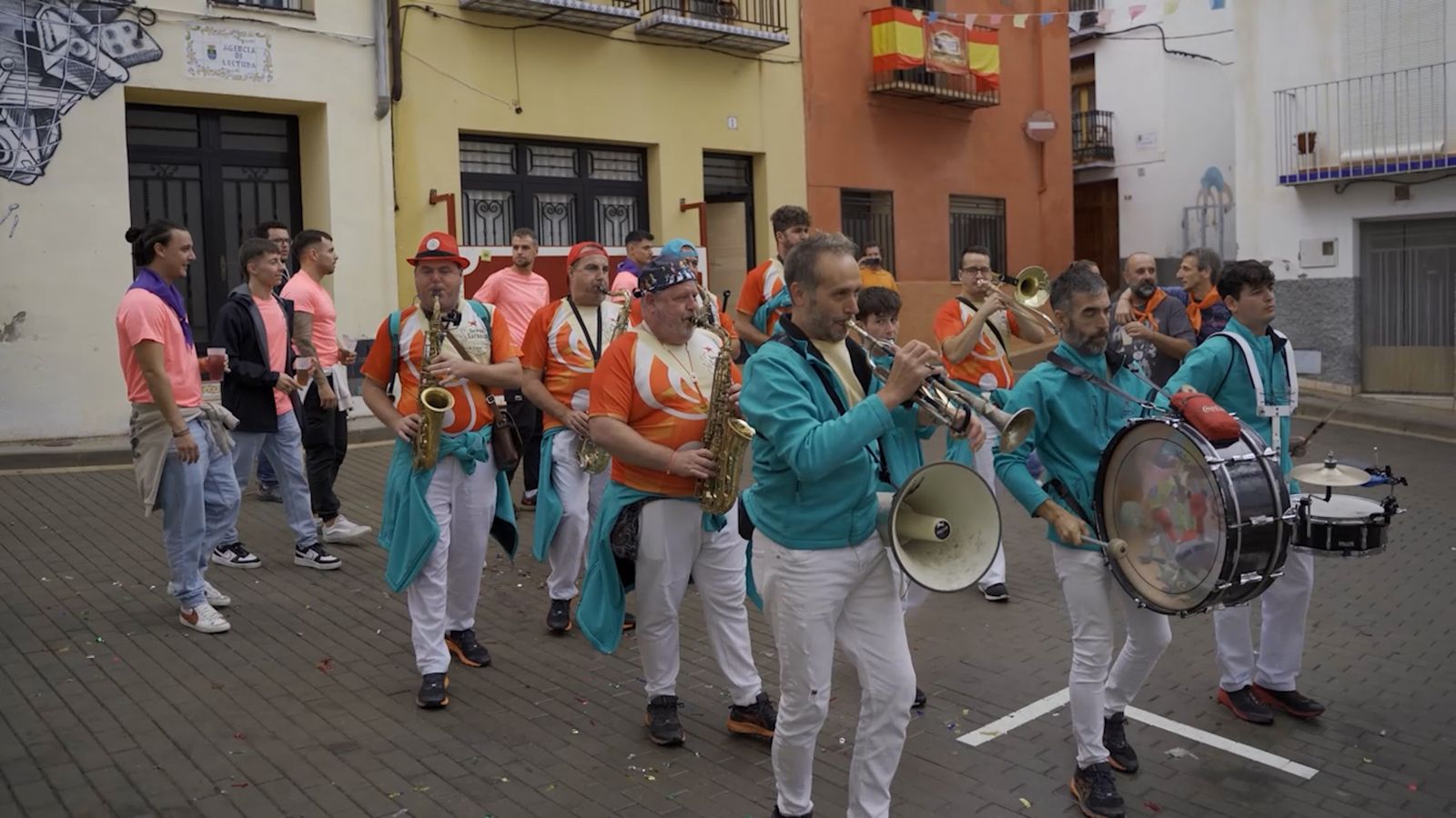 La pluja a Fanzara no para la festa