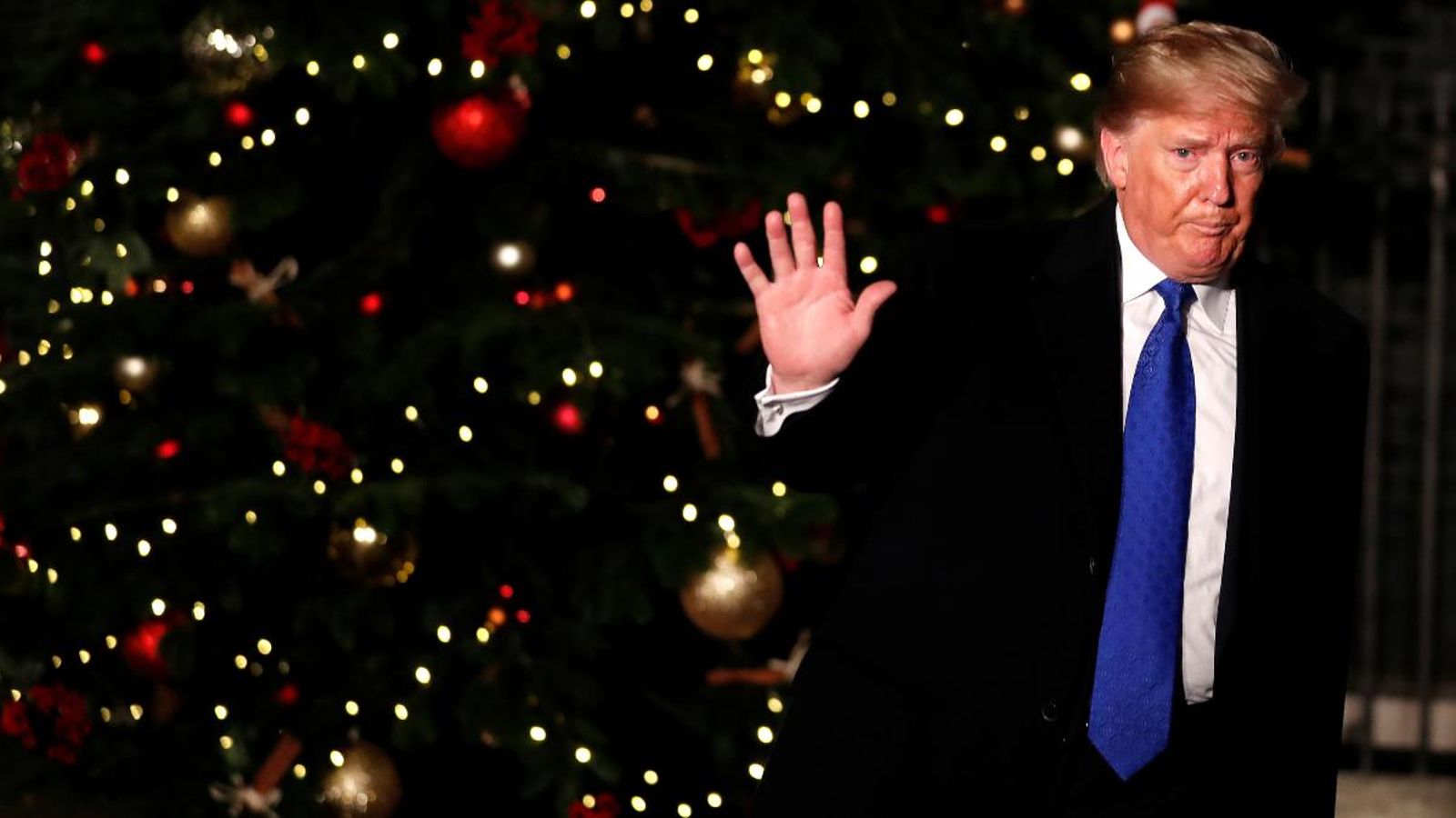 Donald Trump, abandona Downing Street després d'assistir a una recepció organitzada pel primer ministre britànic, Boris Johnson