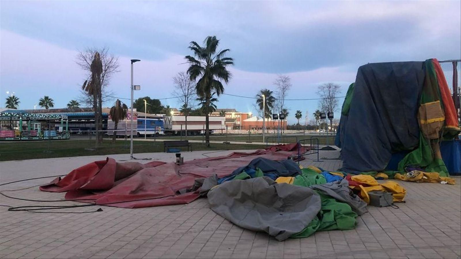 Part de l'estructura del castell unflable que es va envolar el 4 de gener a Mislata / À Punt NTC