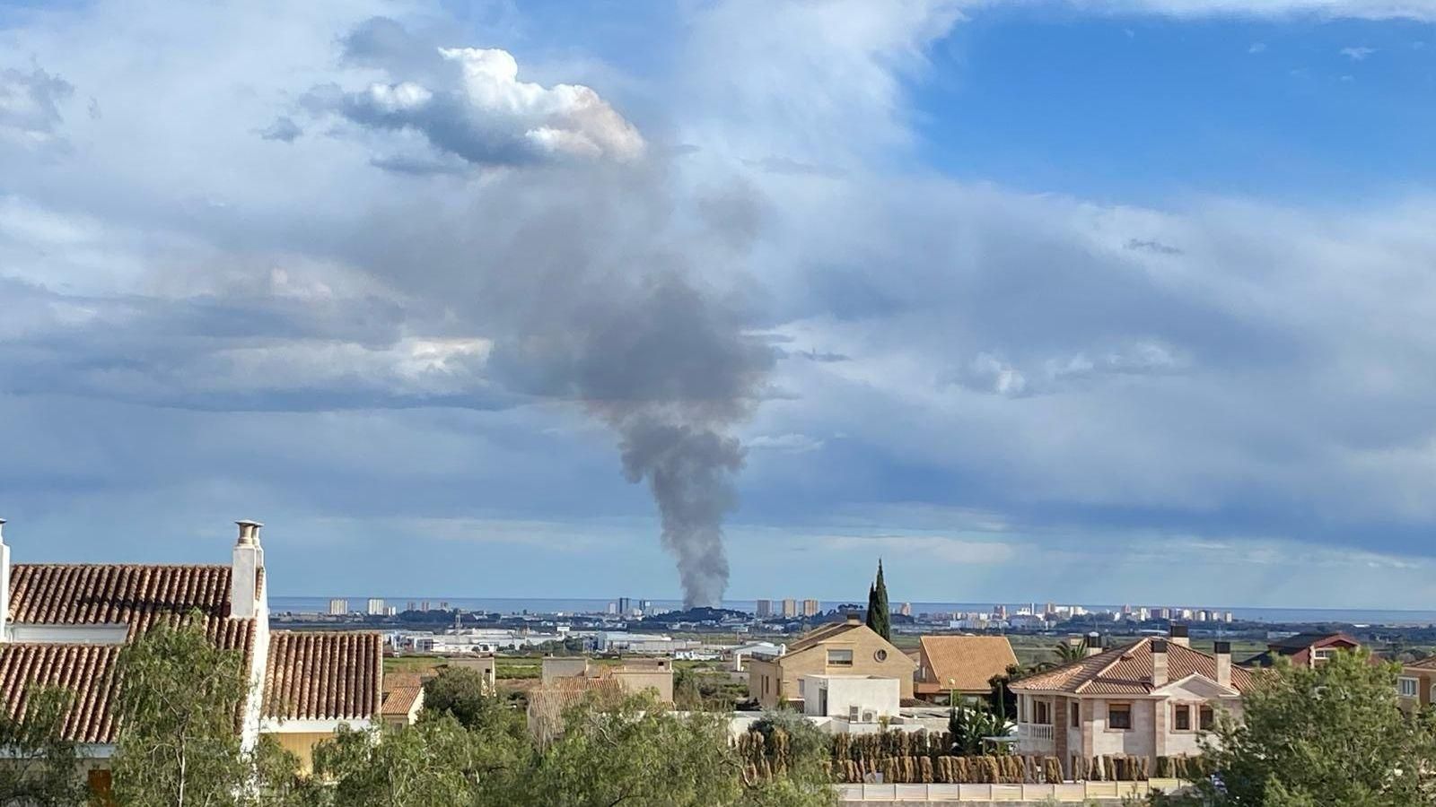 Incendi de canyar declarat al Puig