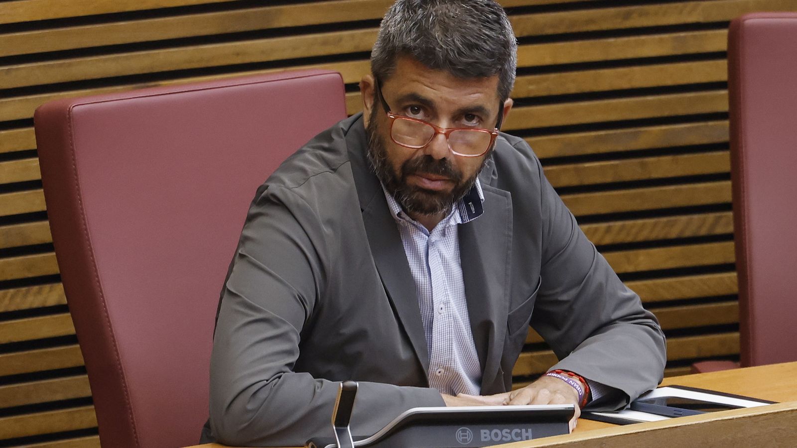 El diputat Carlos Mazón durant una sessió de control, en les Corts, el passat 1 d'abril