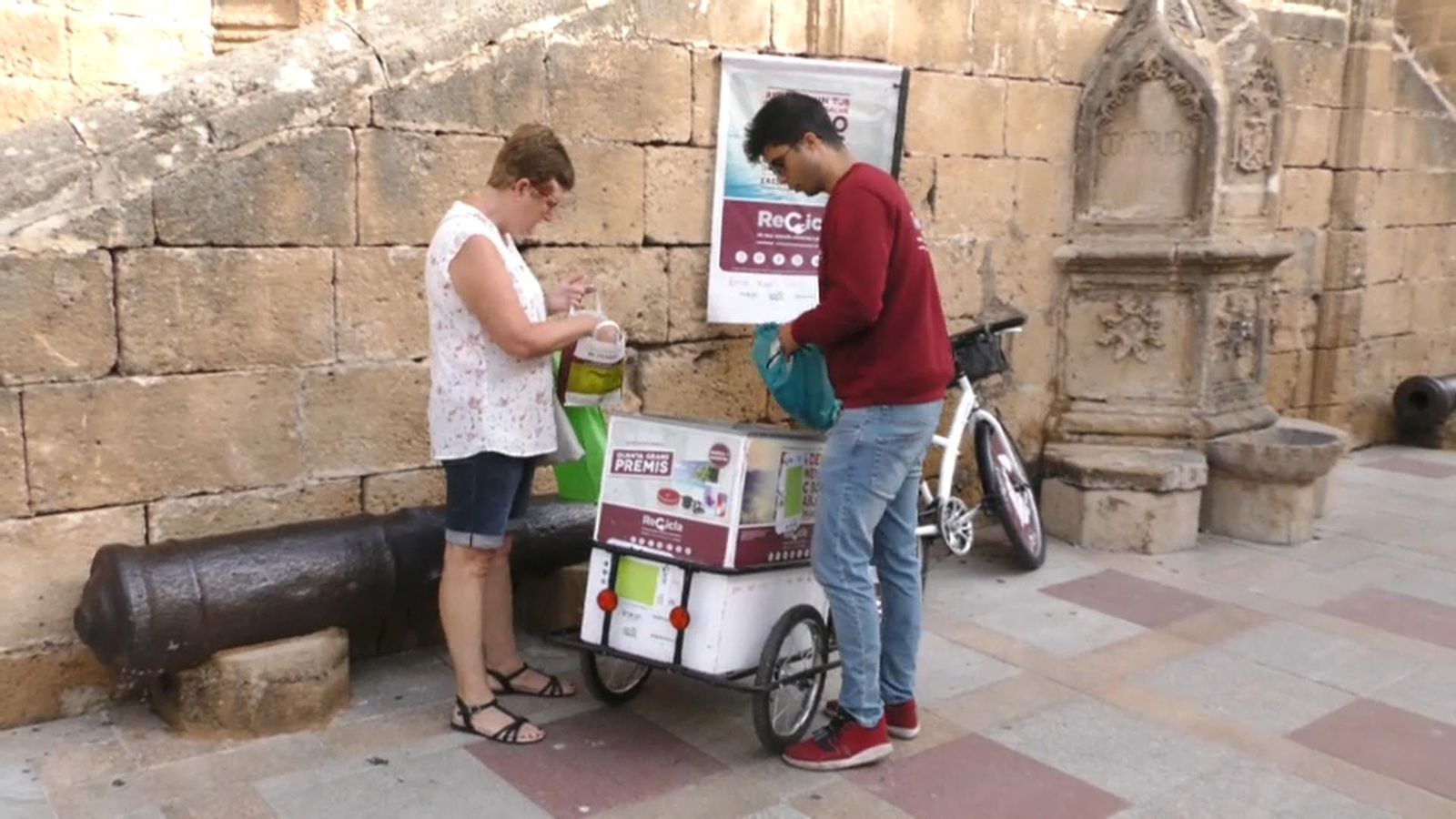 Campanya 'Recicla els teus aparells' a Xàbia.