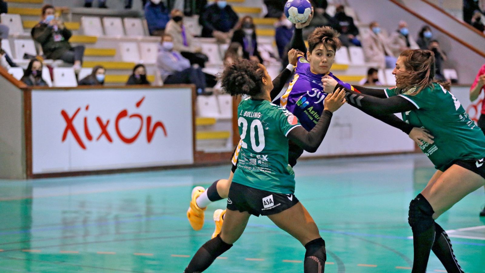 L'Elx defensa una acció d'atac del Gijón