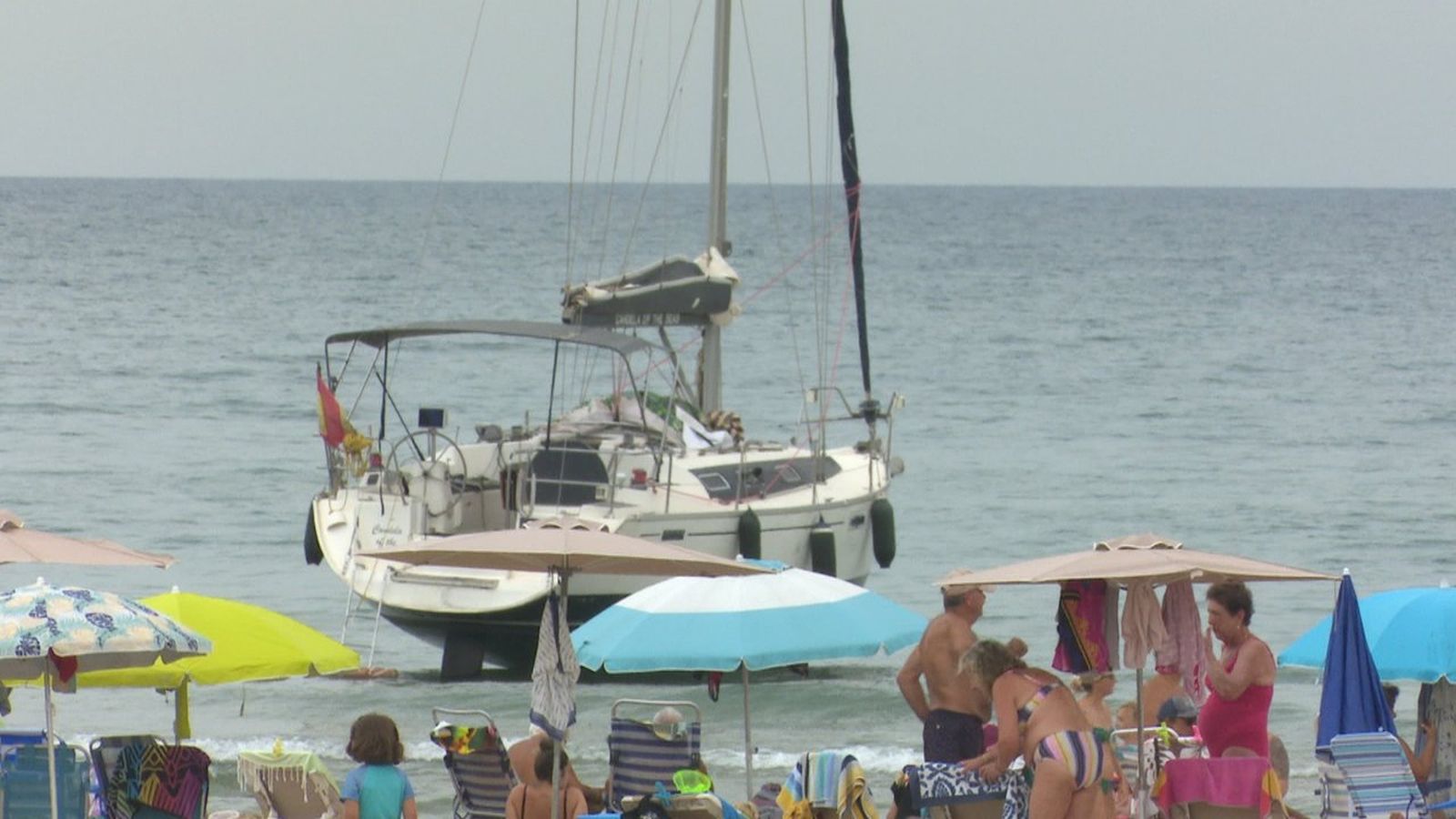 El veler, molt prop de la vora de la mar, a Gandia