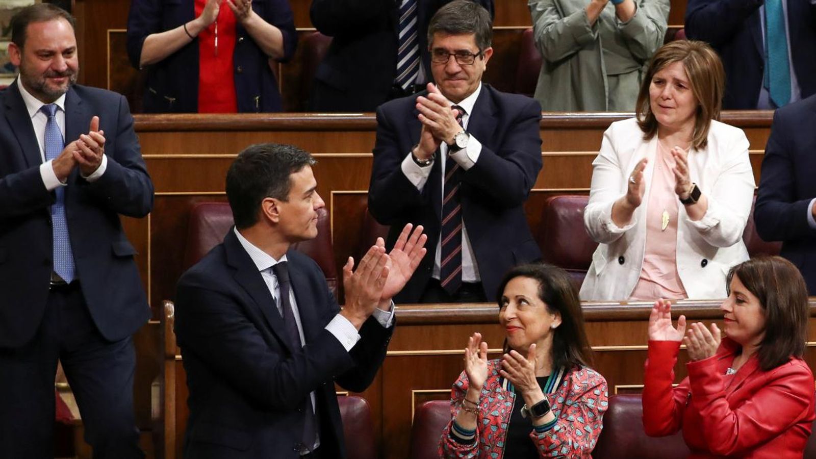 L'executiva socialista celebra el triomf de la moció de censura contra el govern de Rajoy el passat 1 de juny