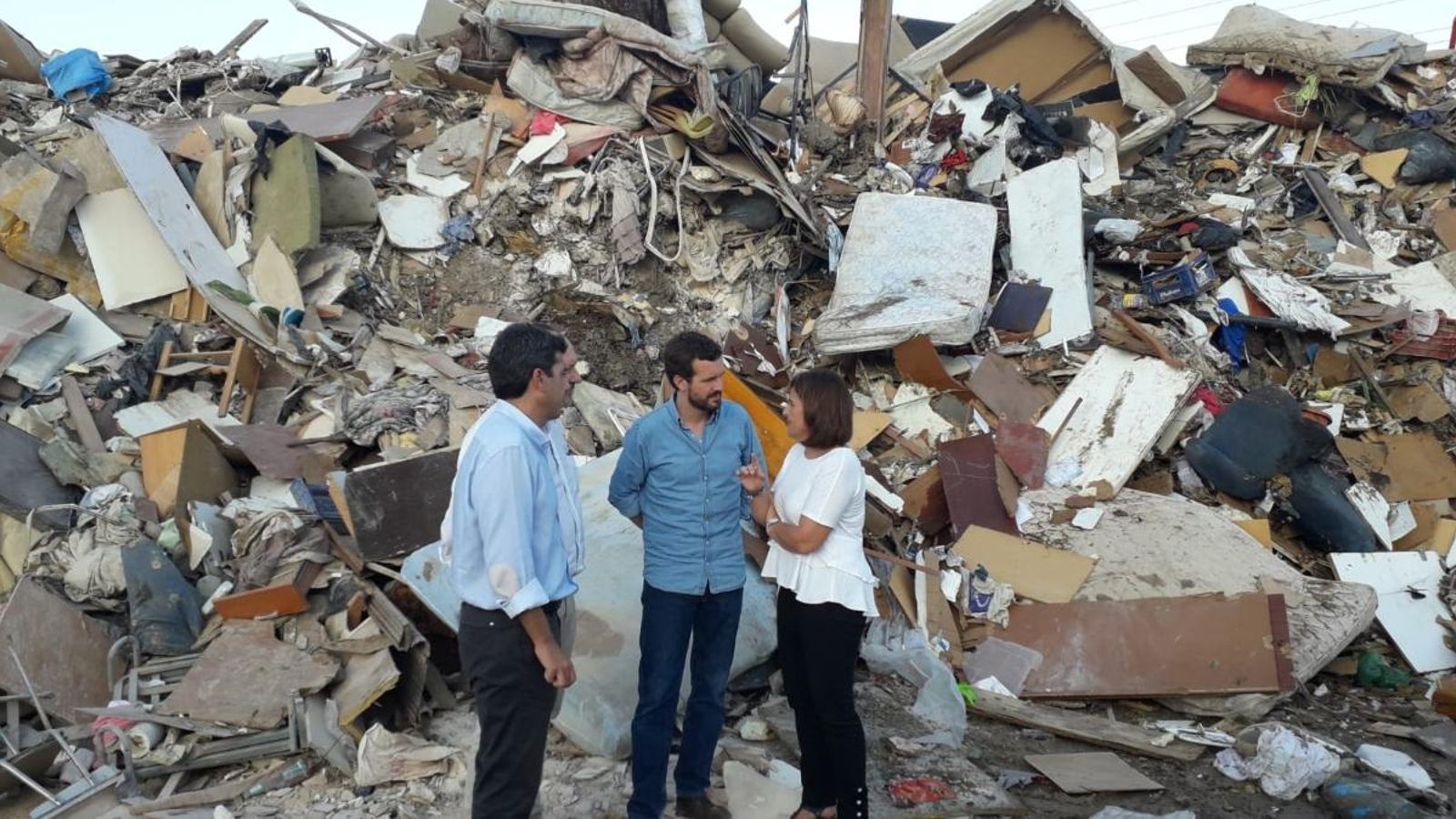 Casado critica a Oriola que les ajudes no arriben a les zones afectades per la DANA