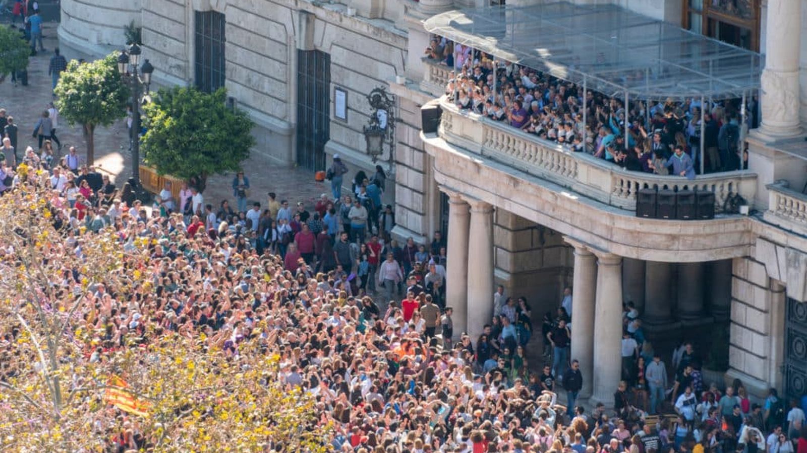 Imatge d'arxiu del balcó en una mascletà