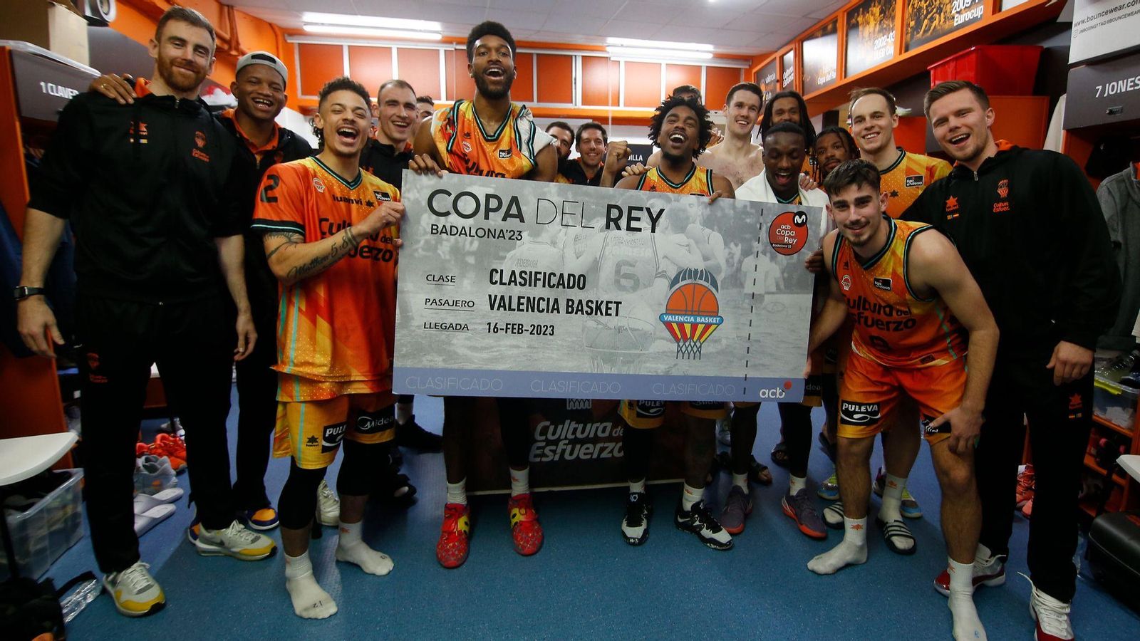Els jugadors taronja, amb el bitllet per a la Copa Els jugadors taronja, amb el bitllet per a la Copa