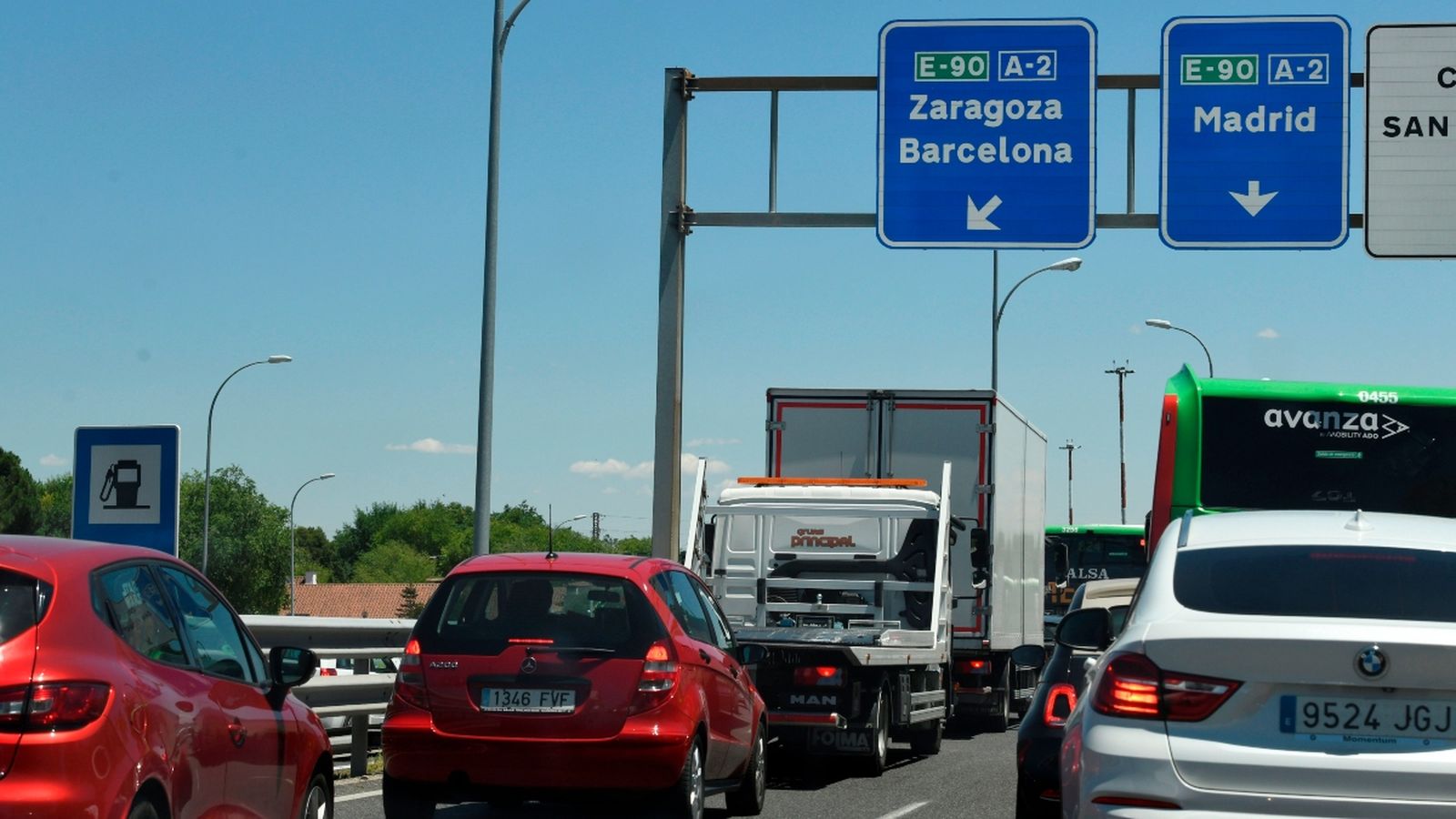 Estat del trànsit en la carretera A2 a Madrid, durant l'operació eixida d'estiu