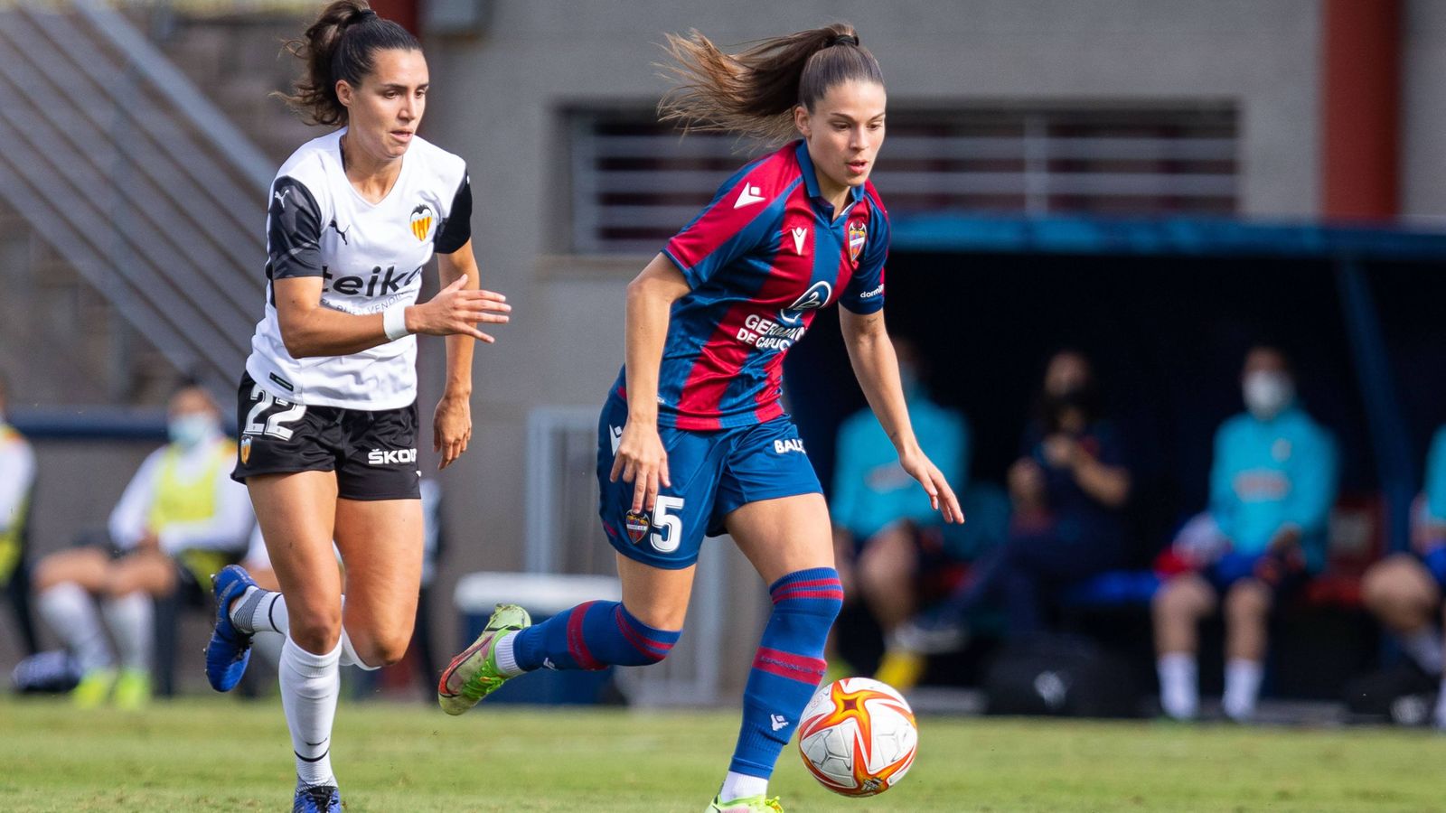 Gio i Bibi lluiten per una pilota