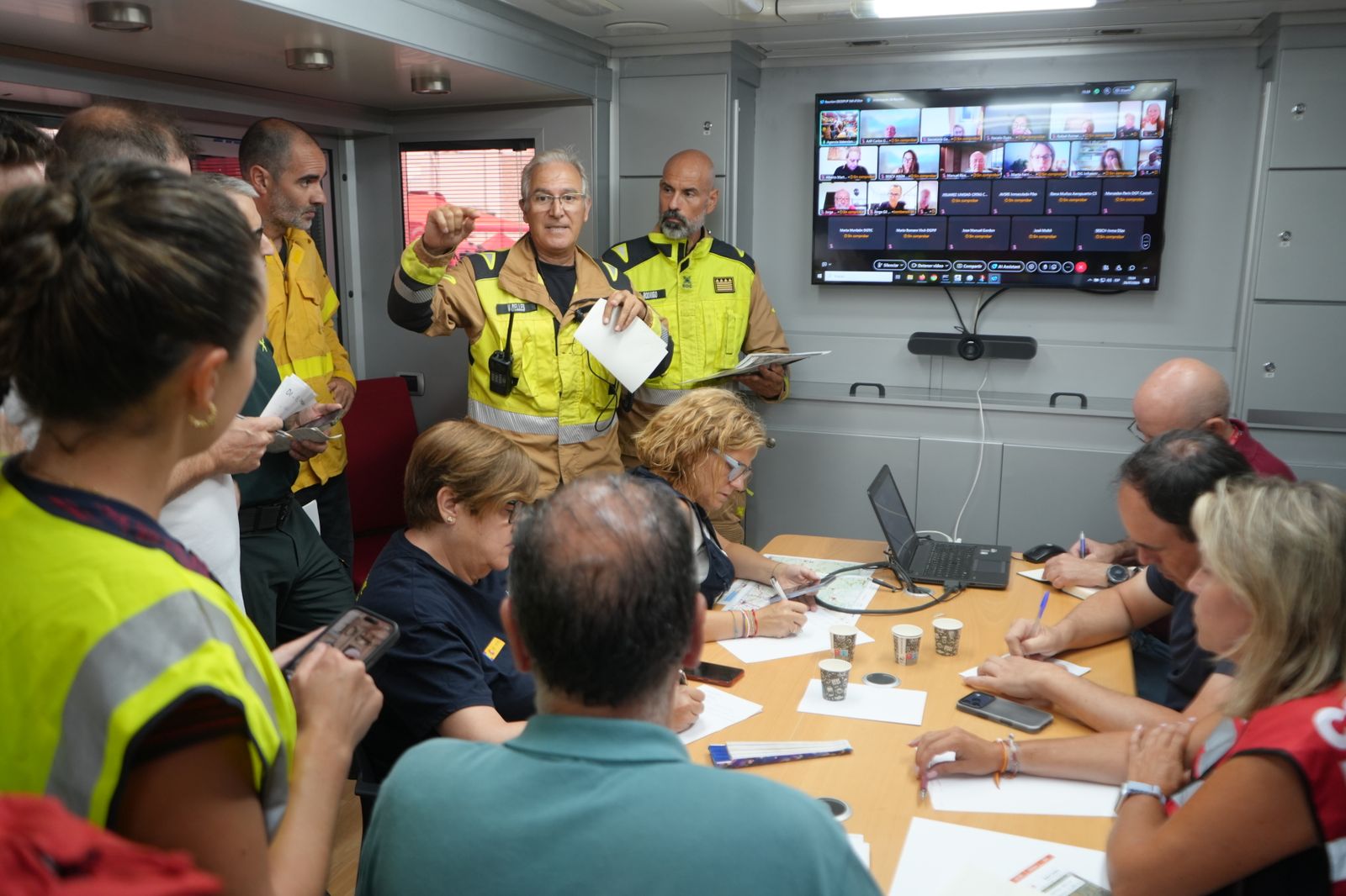 Reunió del Cecopi, al matí d'este diumenge 26 de juliol a la Vall d'Uixó.