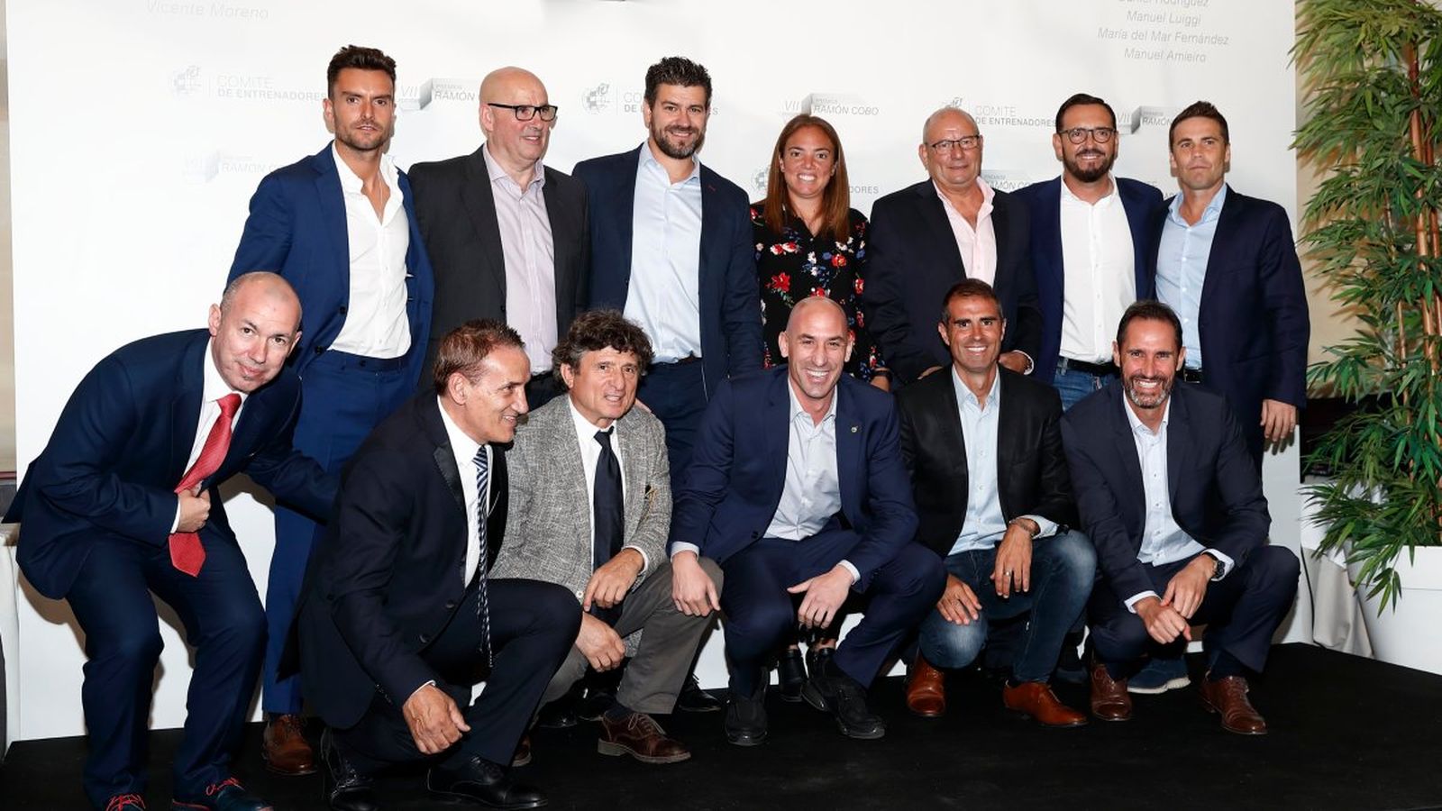 Bordalàs (dalt, segon per la dreta) i Moreno (baix, última per la dreta)