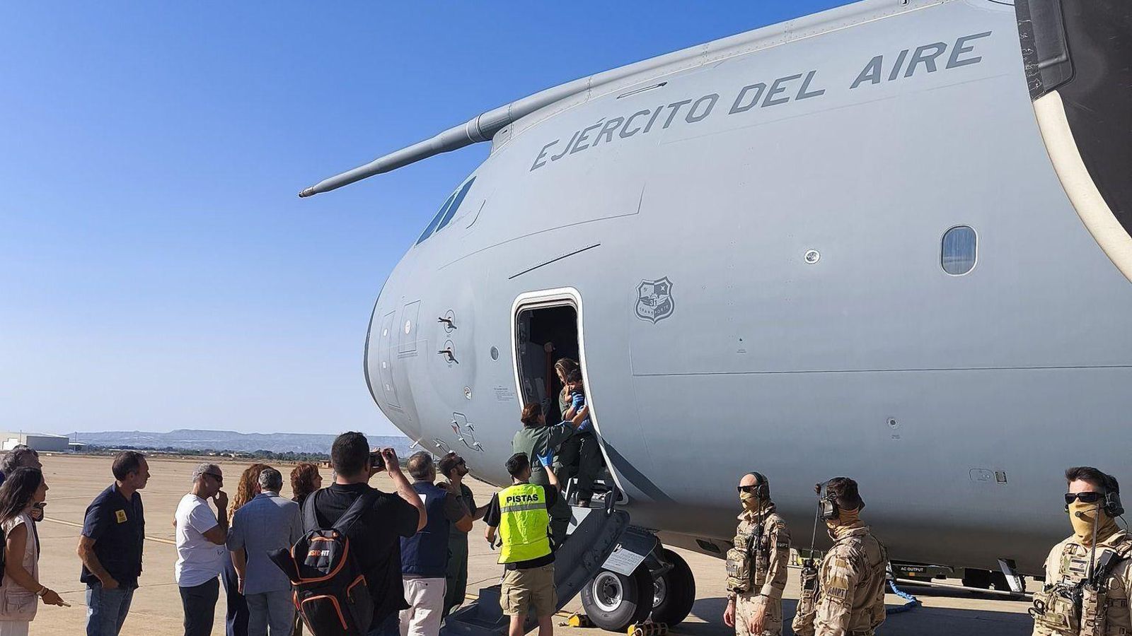 L'avió de l'Exèrcit de l'Aire, en l'arribada a Saragossa