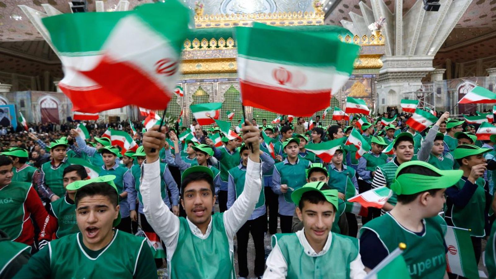 Estudiants commemoren la tornada de Ruhollà Khomeini al país. Abedin Taherkenareh (Efe)