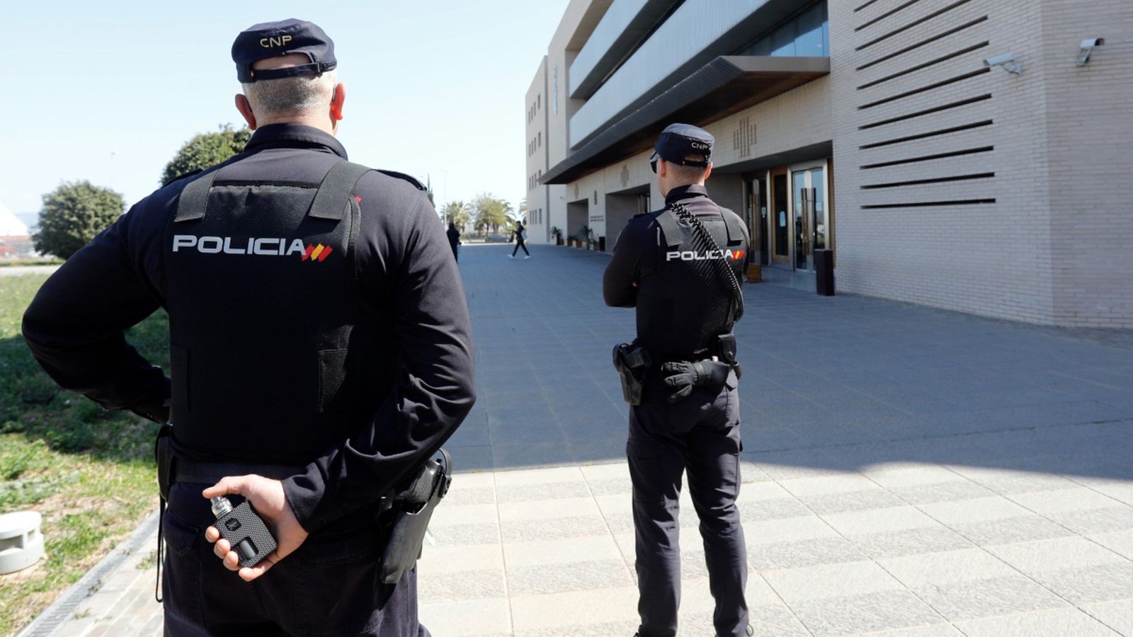 Dispositiu de la Policia Nacional davant l’Audiència de Castelló, en una imatge d’arxiu