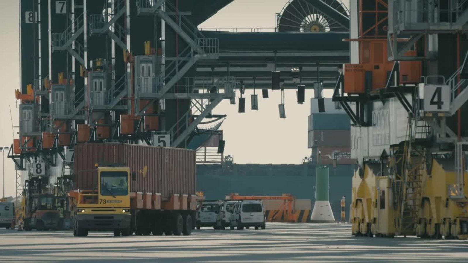 Els estibadors convoquen una vaga per al 25 de novembre i aturades parcials entre el 26 i el 30