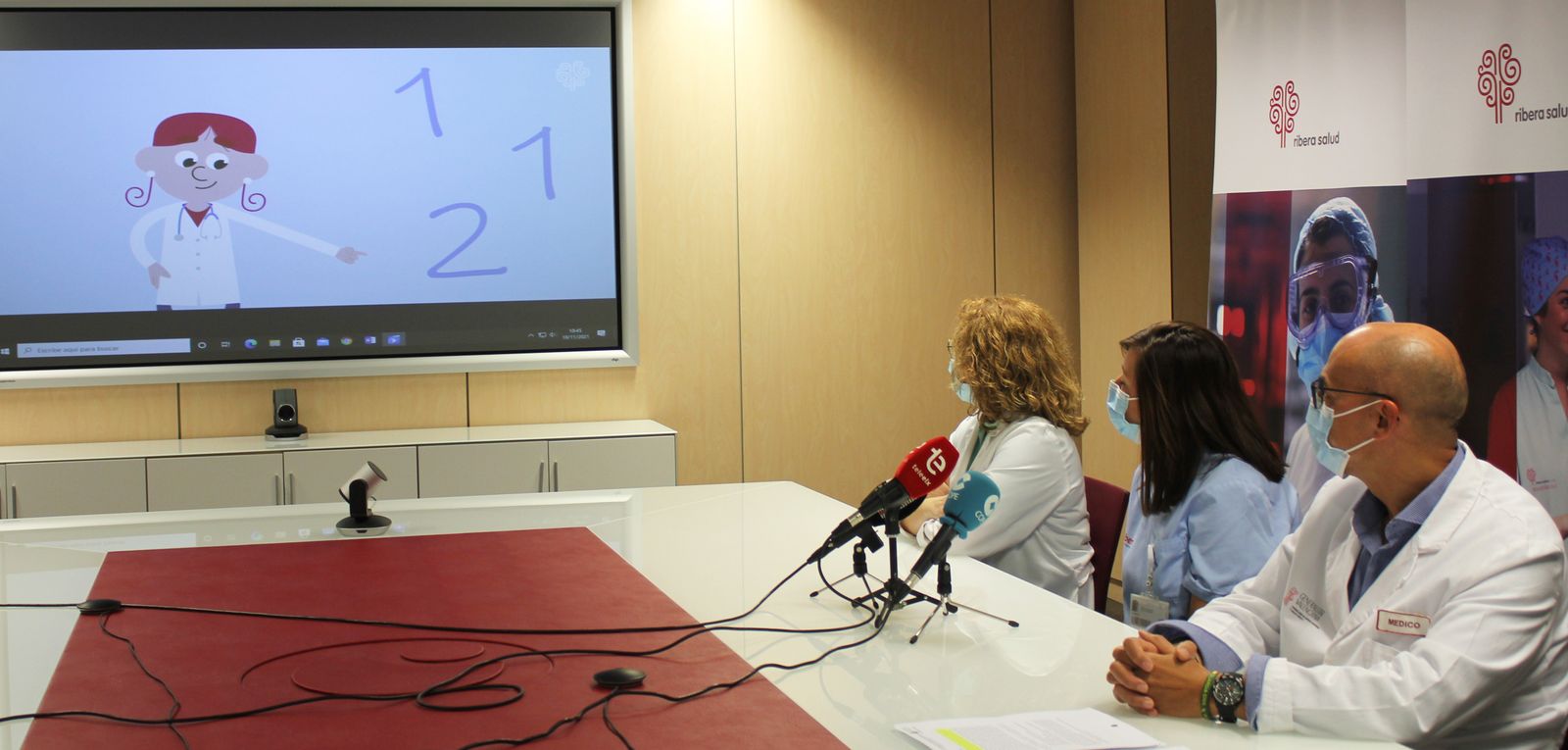 L'equip de l'Hospital del Vinalopó, durant la presentació de la campanya