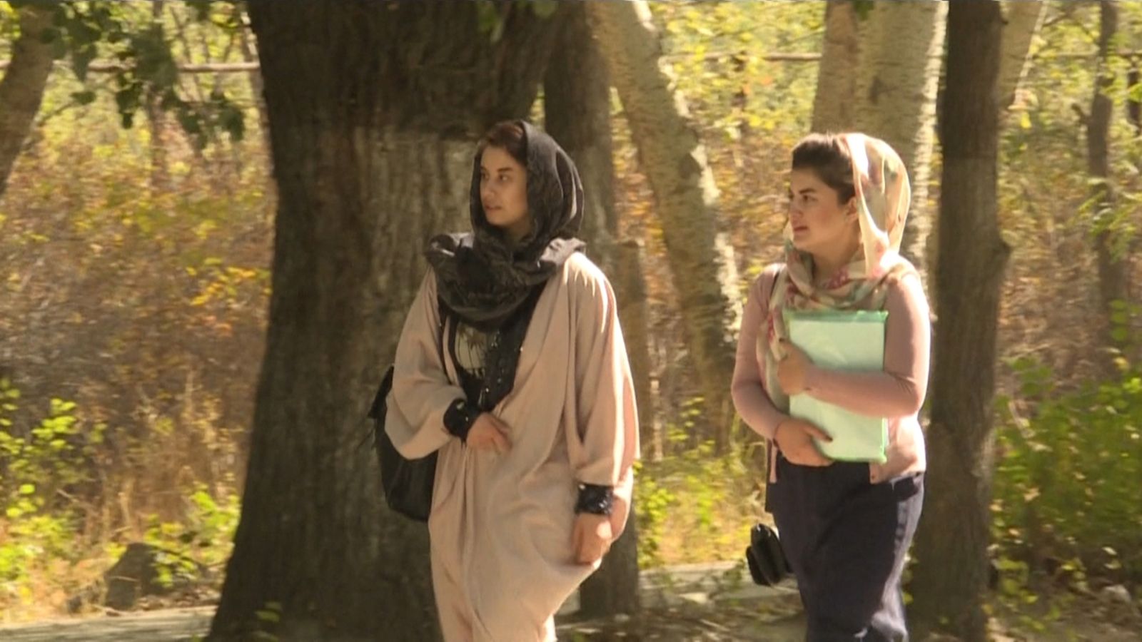 Com afectarà un govern talibà la vida de les dones i xiquetes afganeses?