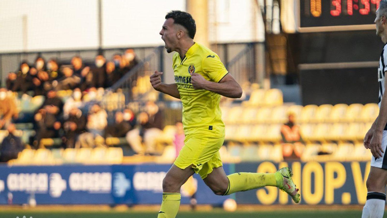 Arana marca el primer gol del Vila-real B Arana marca el primer gol del Vila-real B