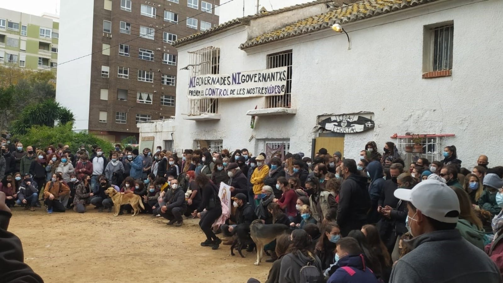 Persones concentrades en el CSOA l'Horta de Benimaclet de València el passat desembre