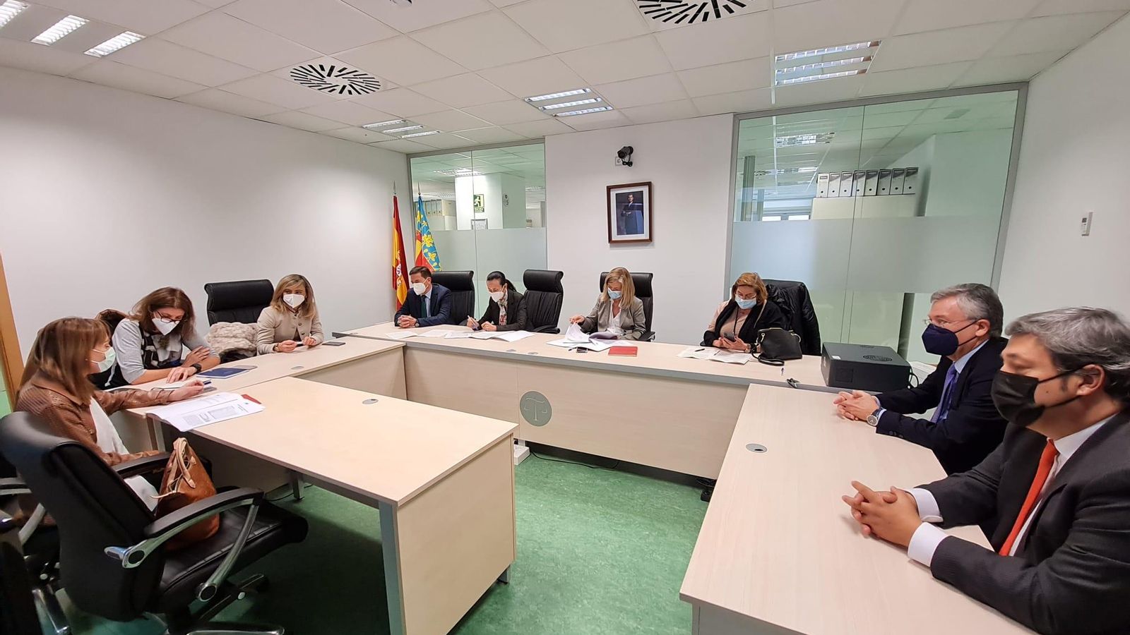 Bravo, De la Oliva, Gisbert i Cerón, al centre de la foto, aquest dilluns