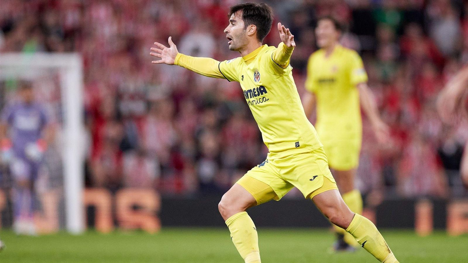 Trigueros es lamenta després d'una acció errada