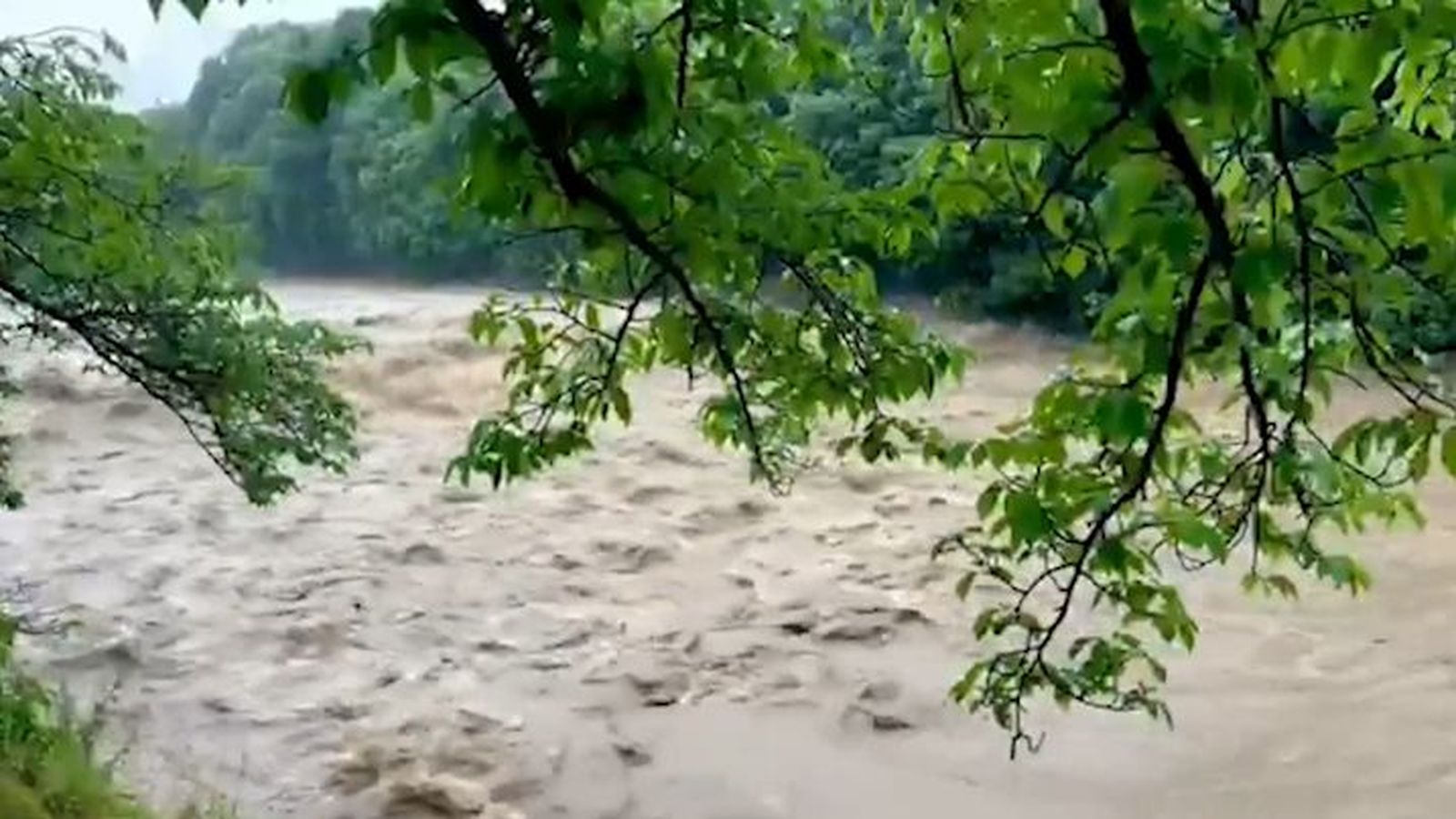 Imatges de les inundacions a Osaka i del riu Takano a Kyoto, el Japó