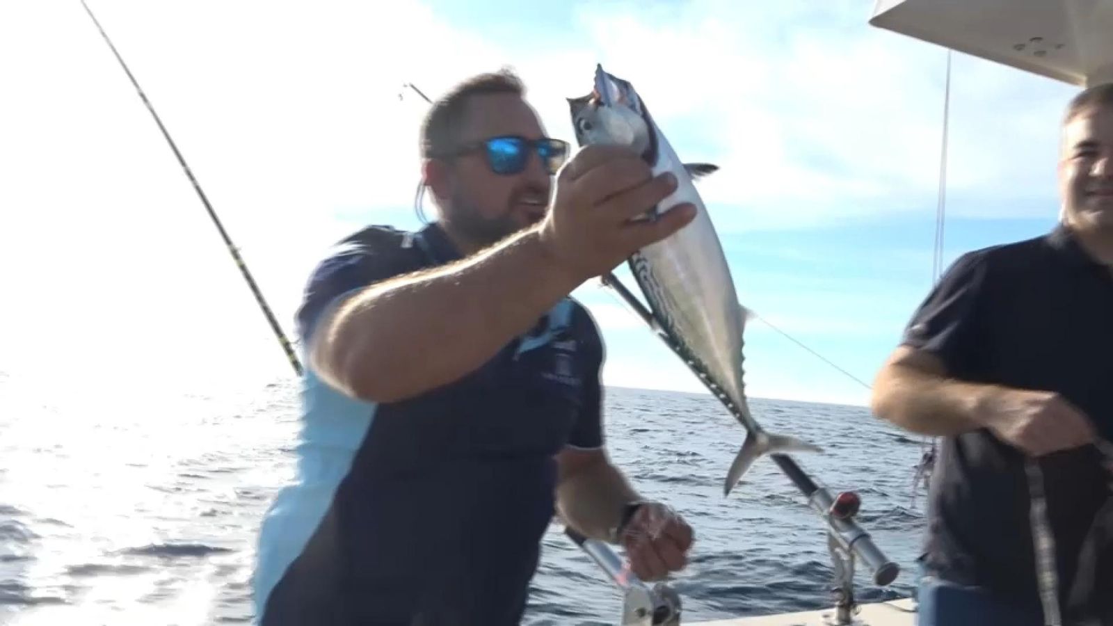 Assistim a Moraira a la modalitat de pesca i solta sense mort amb curricà costaner