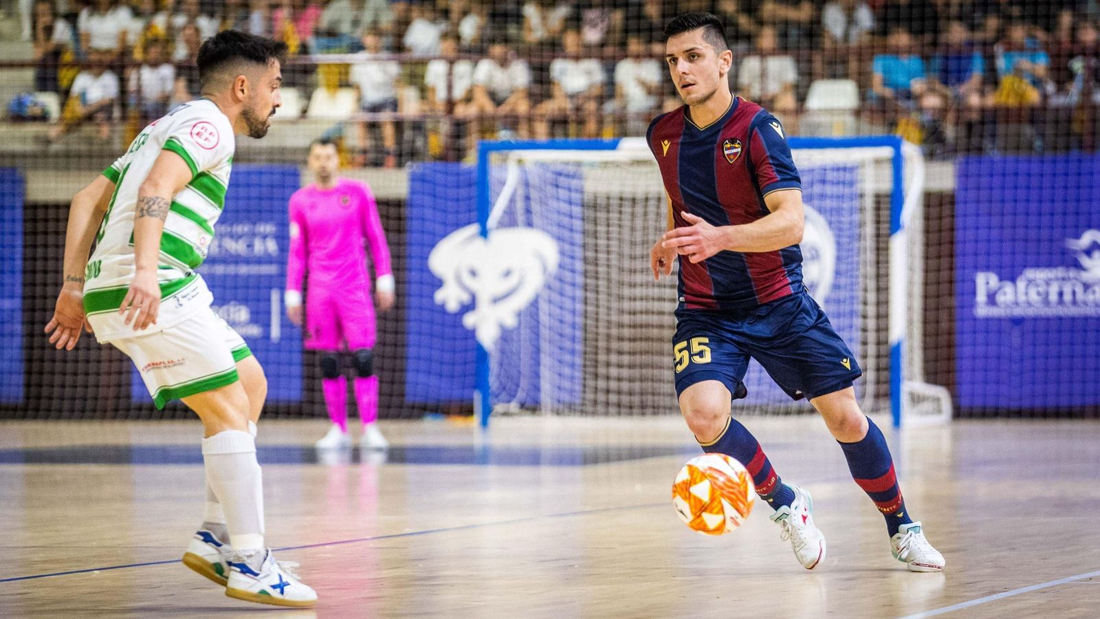 Antoniazzi, en una acció del partit