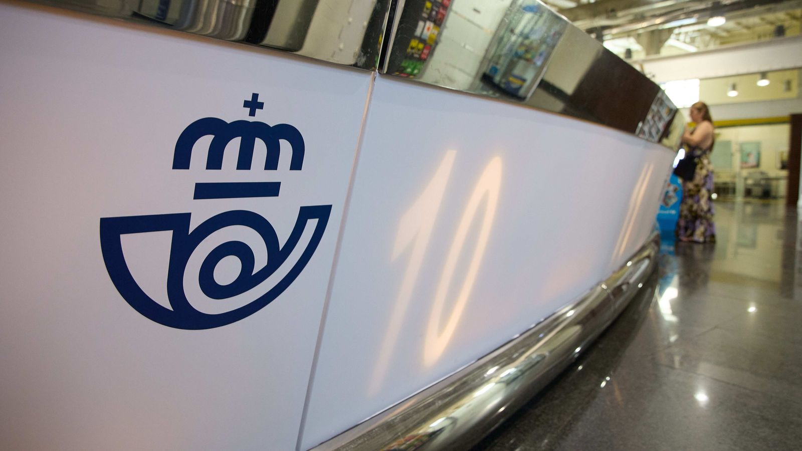 Mostrador d'una oficina de Correus