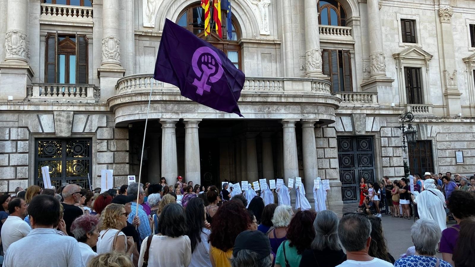 Concentració valencia contra els últims assassinats masclistes