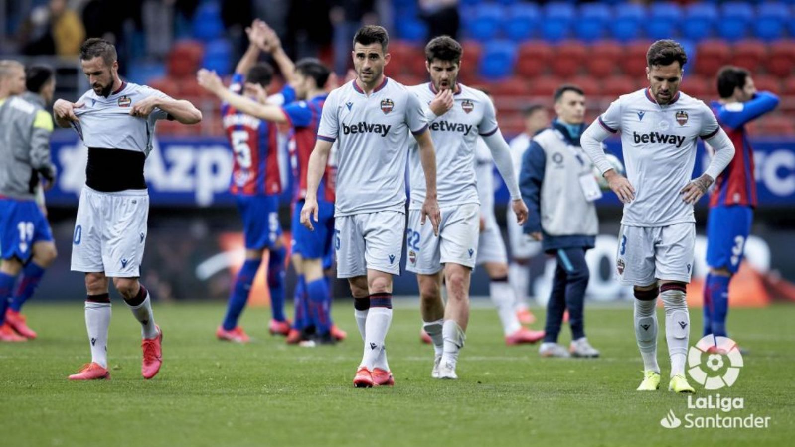 El Llevant pateix una derrota contundent a Ipurua