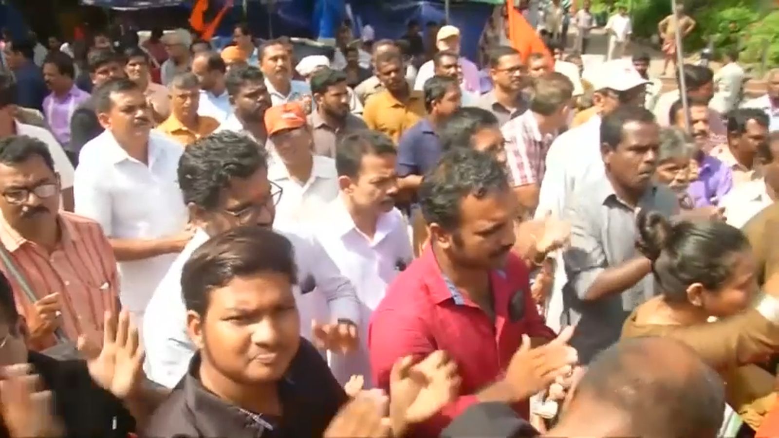 Greus manifestacions al sud de l\'Índia per l\'obertura d\'un temple a les dones