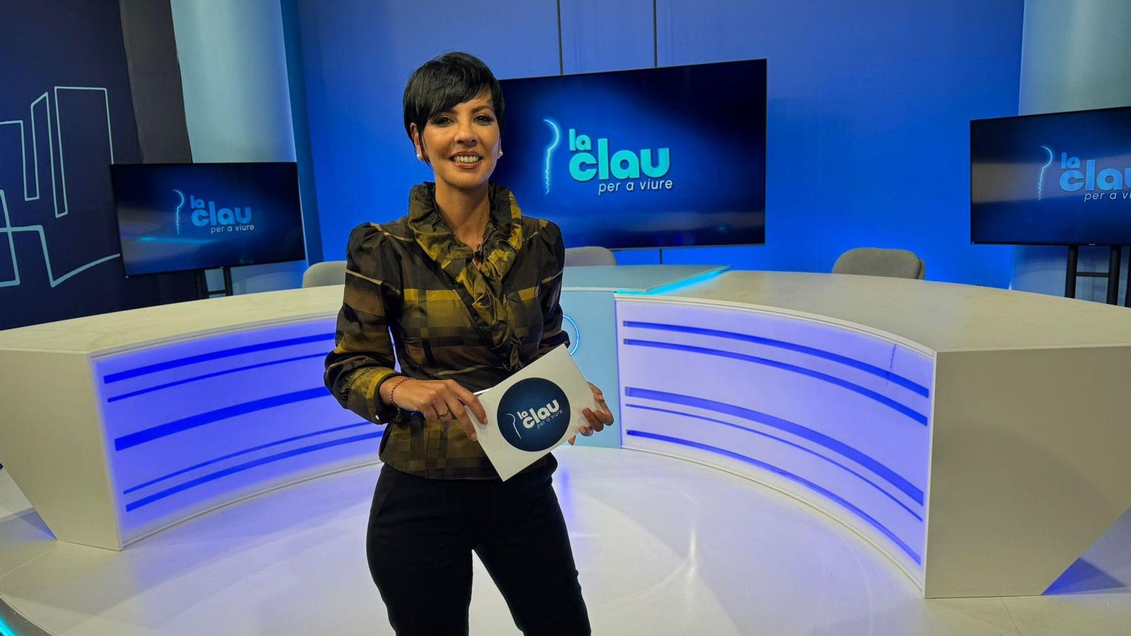 Maria Domínguez, presentadora de 'La clau per a viure', tots els dijous per la nit en À Punt