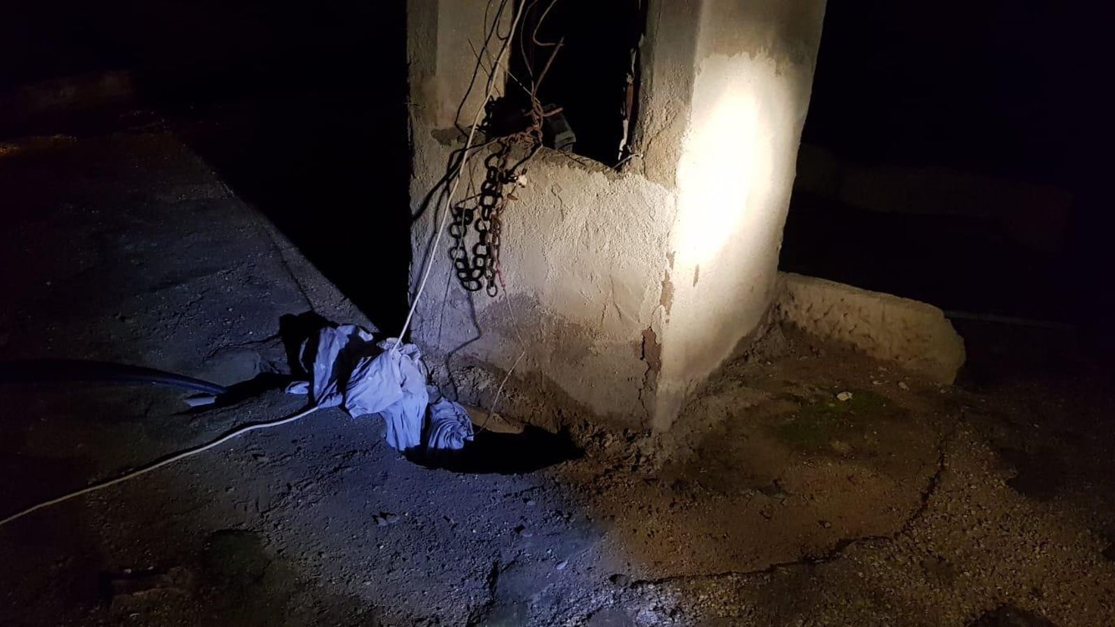 L'home de 49 anys ha caigut a un pou de 10 metres. L'home de 49 anys ha caigut a un pou de 10 metres.