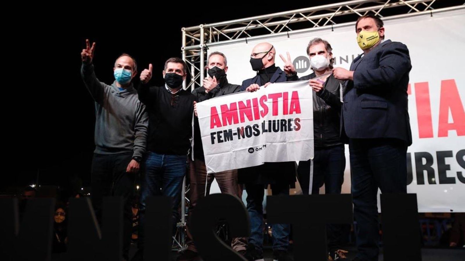Jordi Turull, Jordi Sànchez, Joaquim Forn, Raül Romeva, Jordi Cuixart i Oriol Junqueras durant l'acte organitzat per Òmnium Cultural / Twitter: @omnium