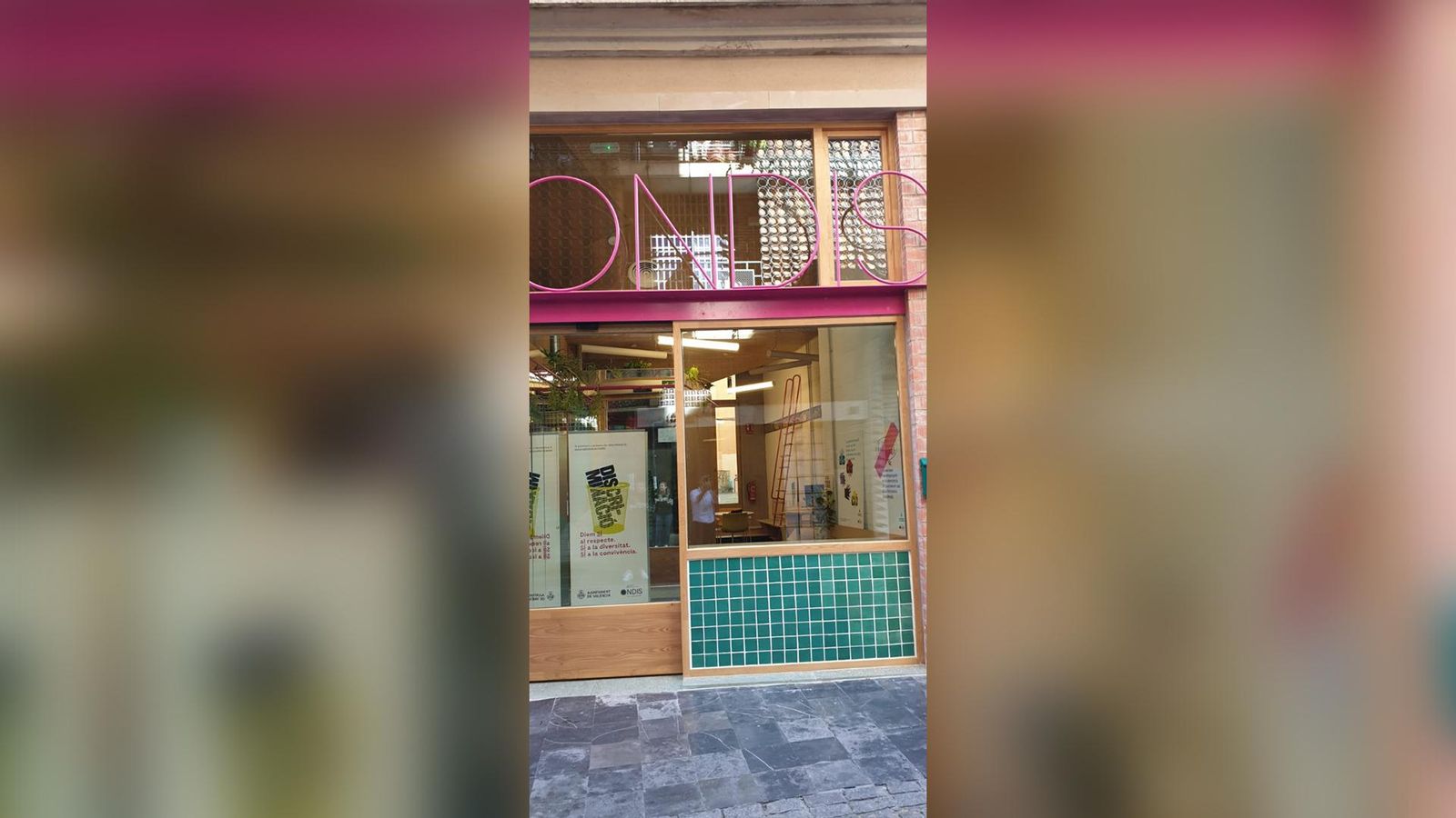 Façana de la nova Oficina