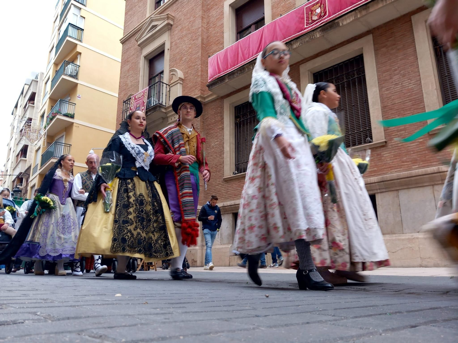 Més de 3.000 rams de clavells per a ofrenar a la Lledonera